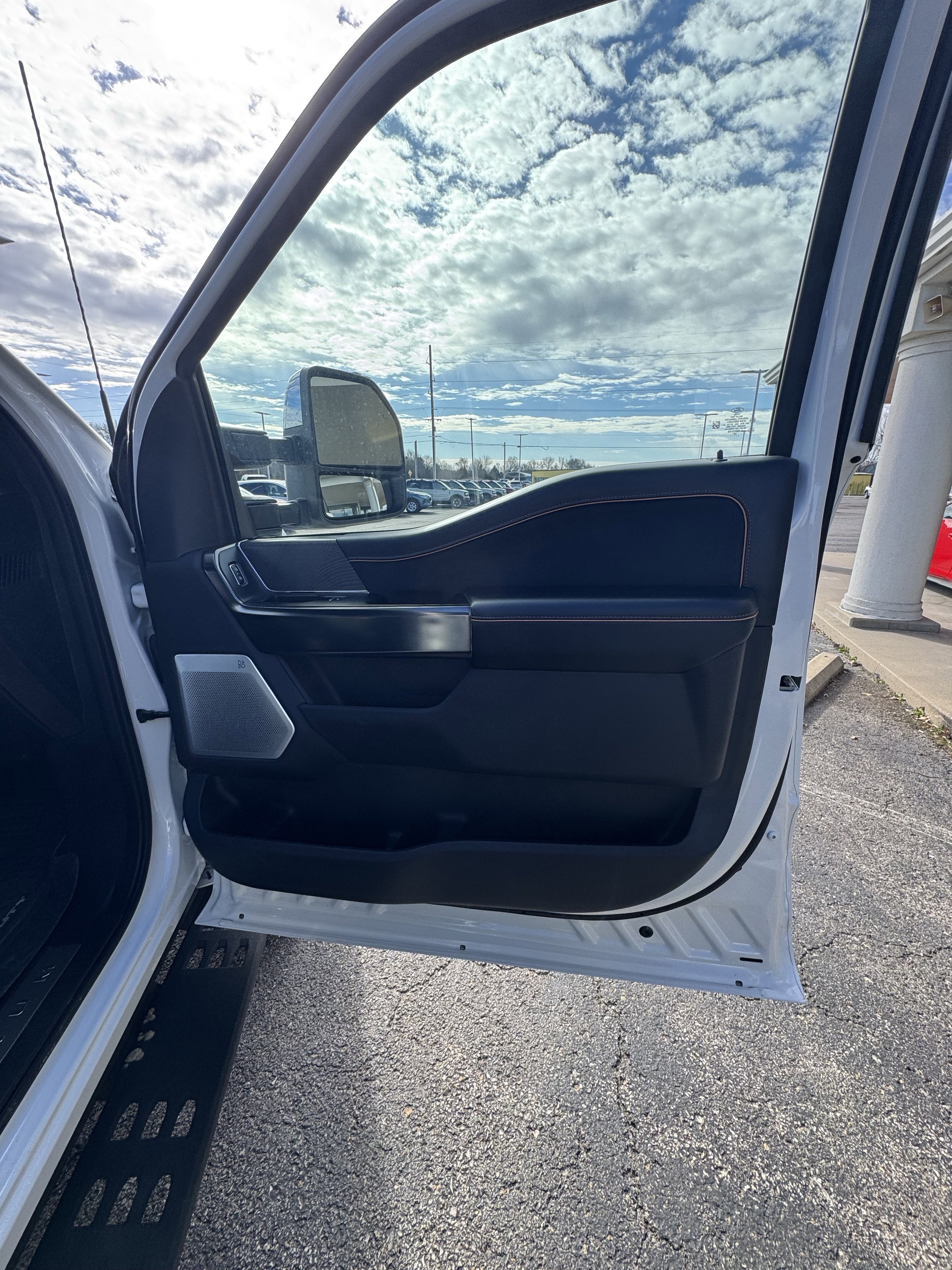 2024 Ford Super Duty F-350 SRW Platinum