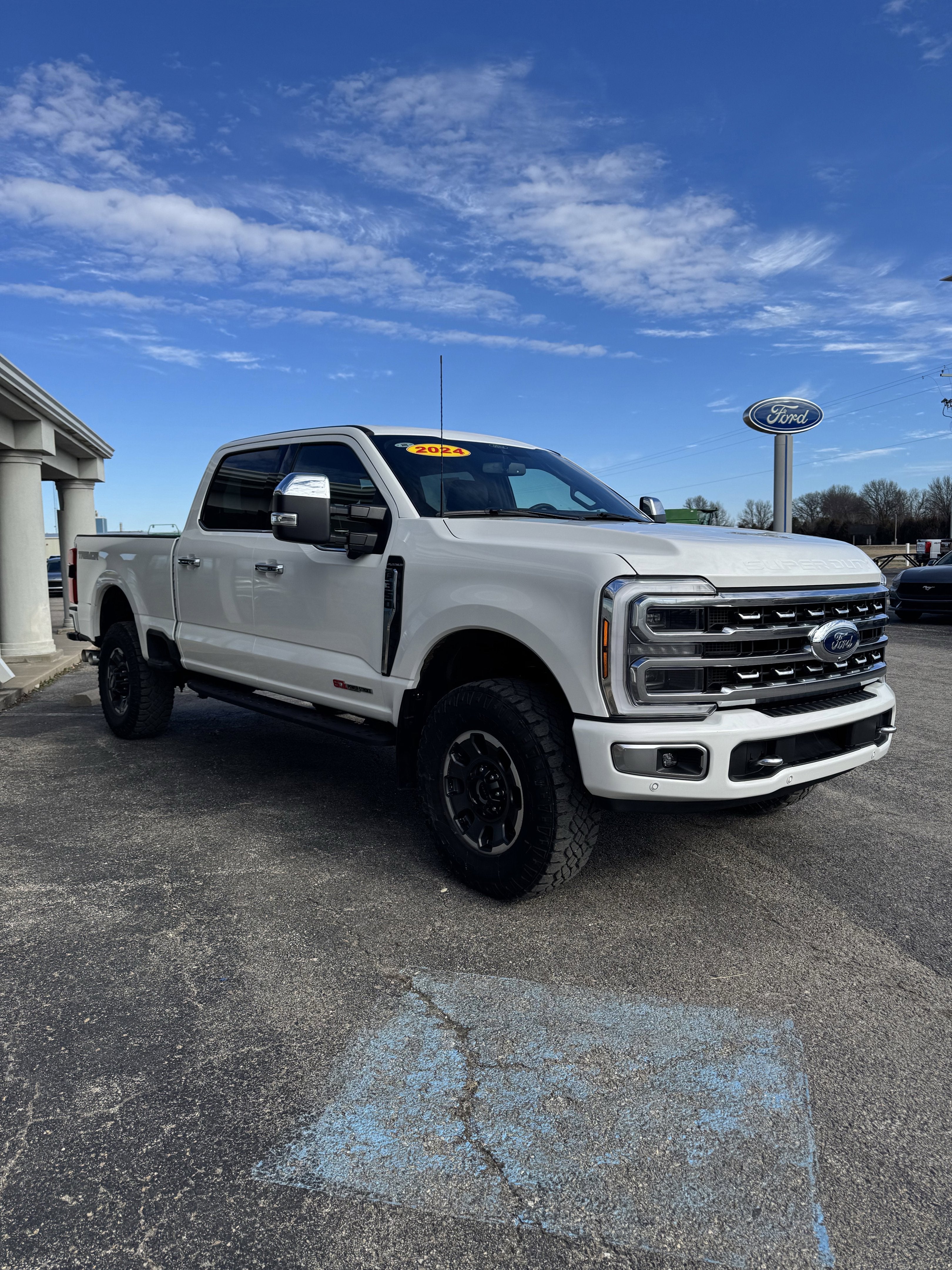 2024 Ford Super Duty F-350 SRW Platinum