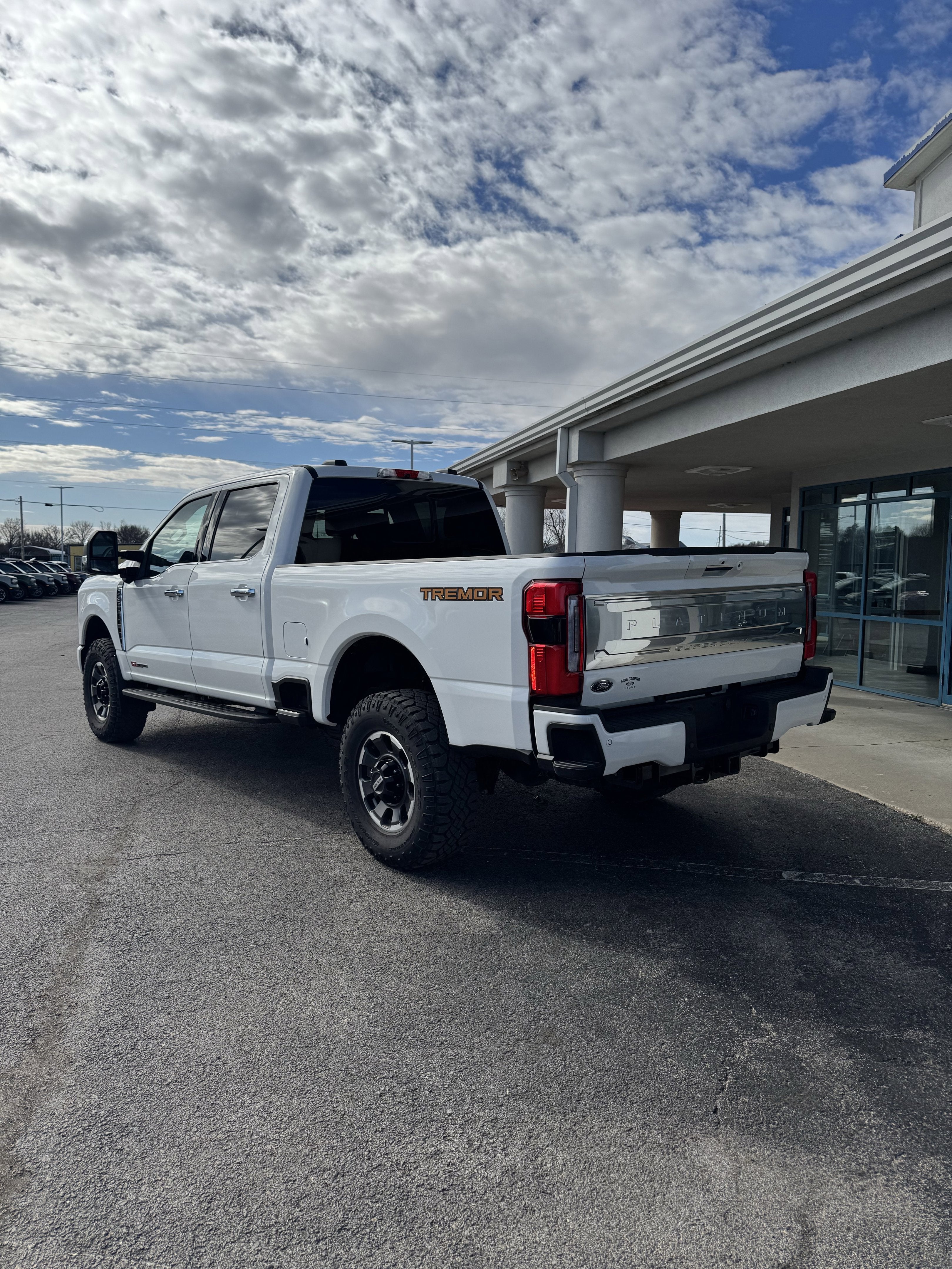 2024 Ford Super Duty F-350 SRW Platinum