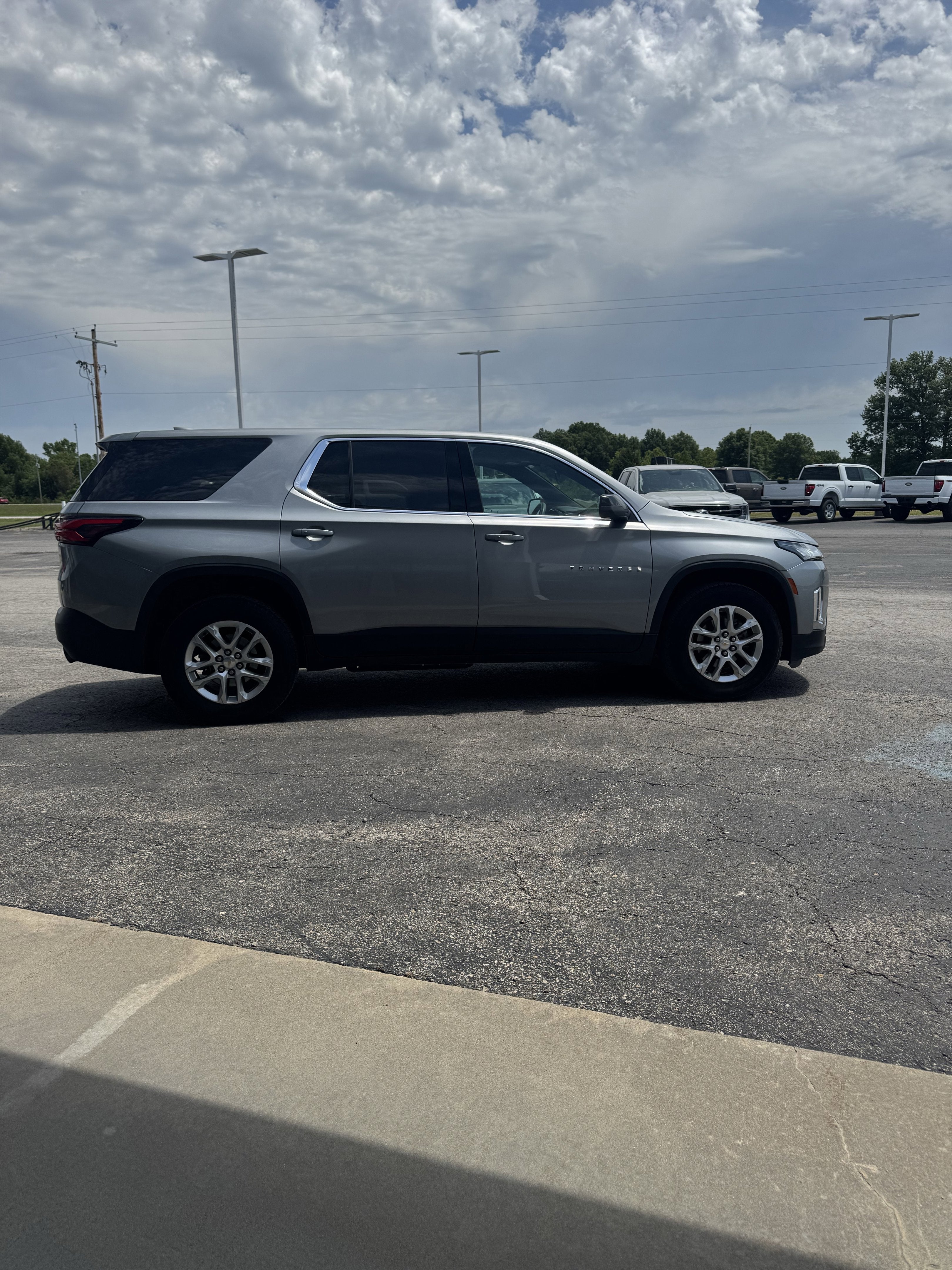 2023 Chevrolet Traverse LS