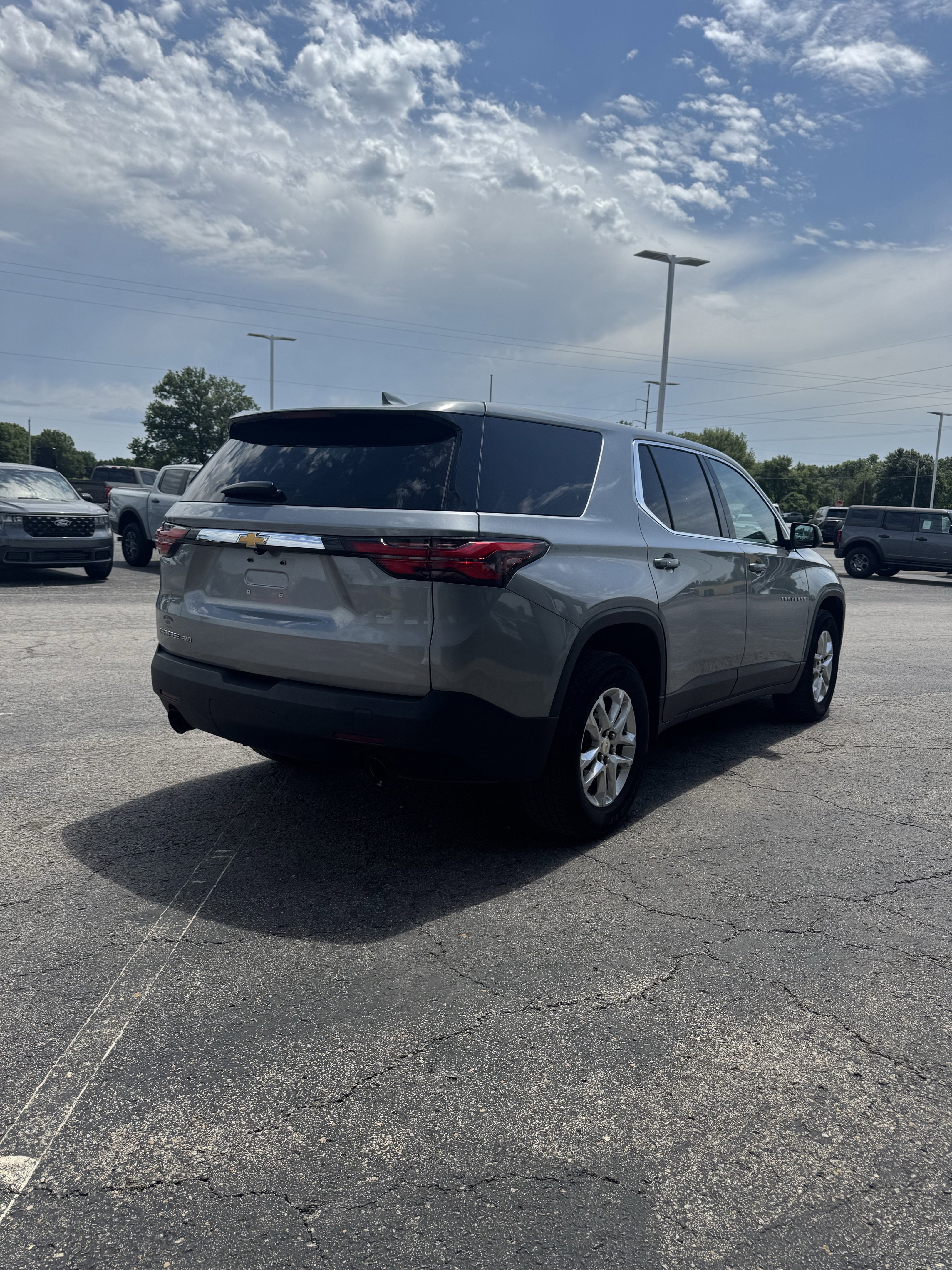2023 Chevrolet Traverse LS
