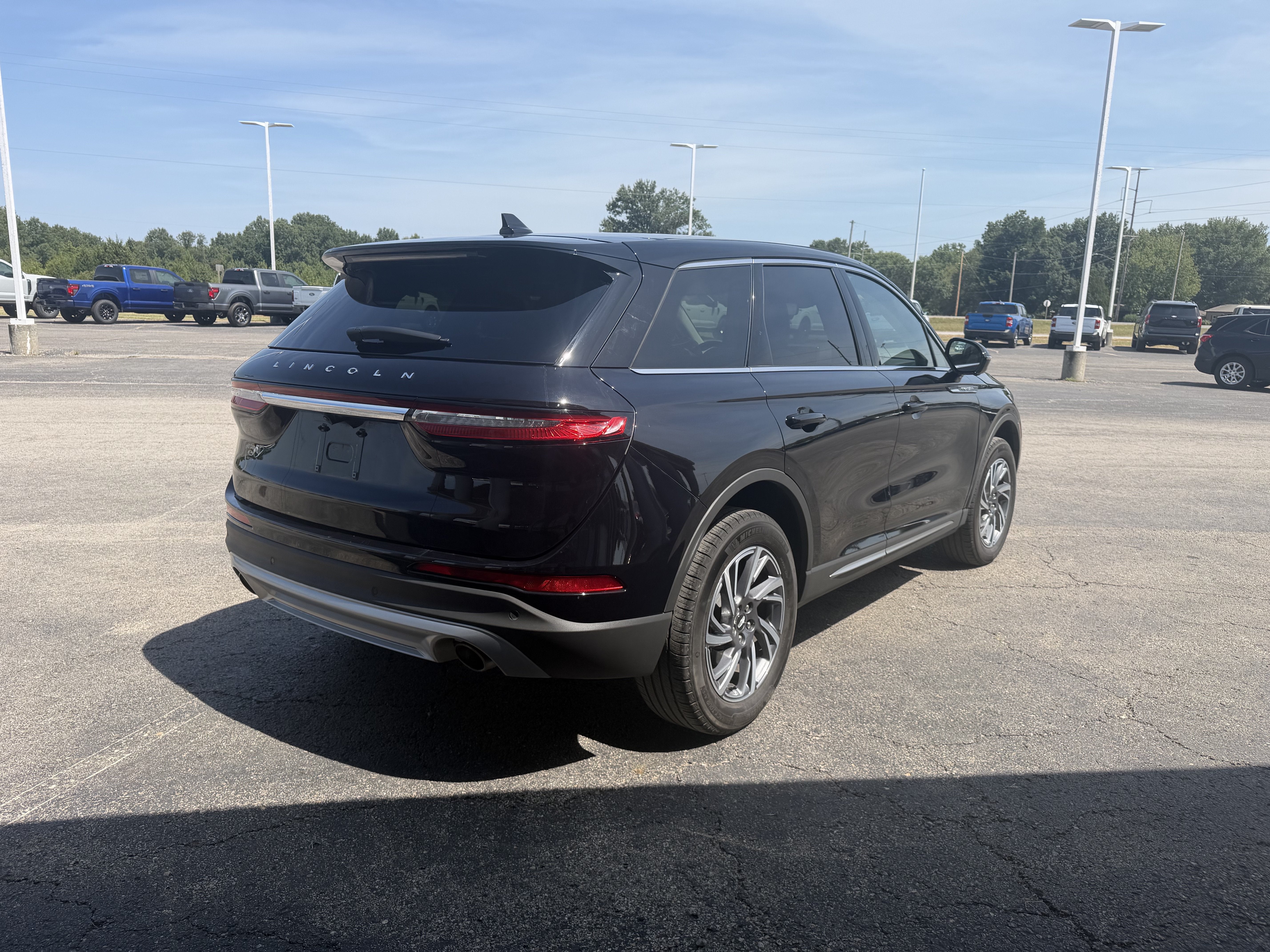 2023 Lincoln Corsair Standard