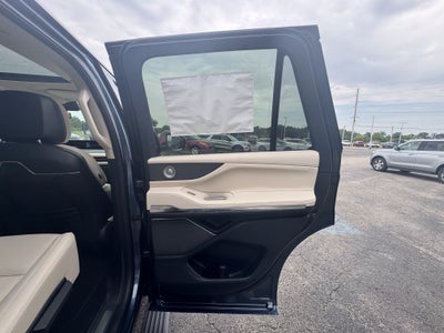2027 Lincoln Navigator Reserve