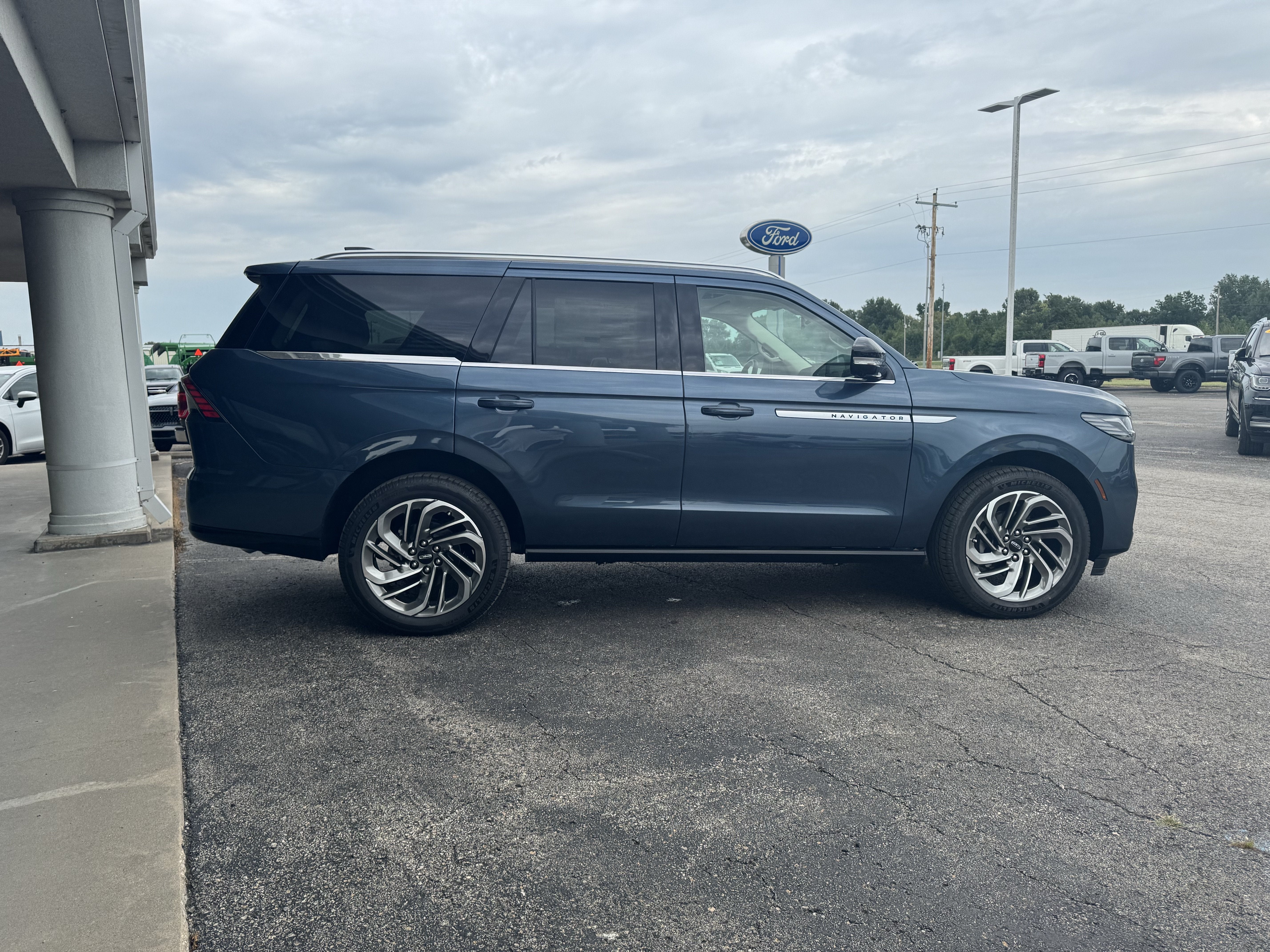 2027 Lincoln Navigator Reserve