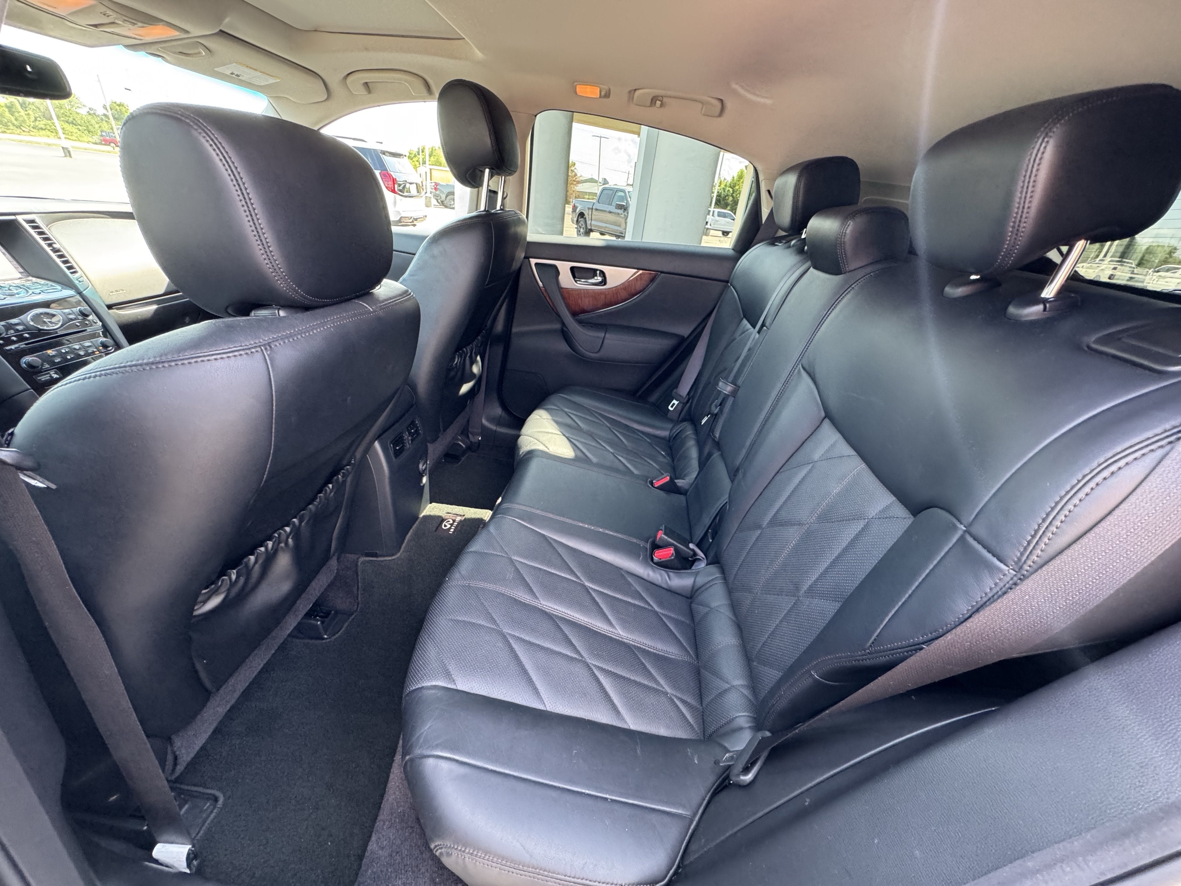 2015 INFINITI QX70 AWD 4dr