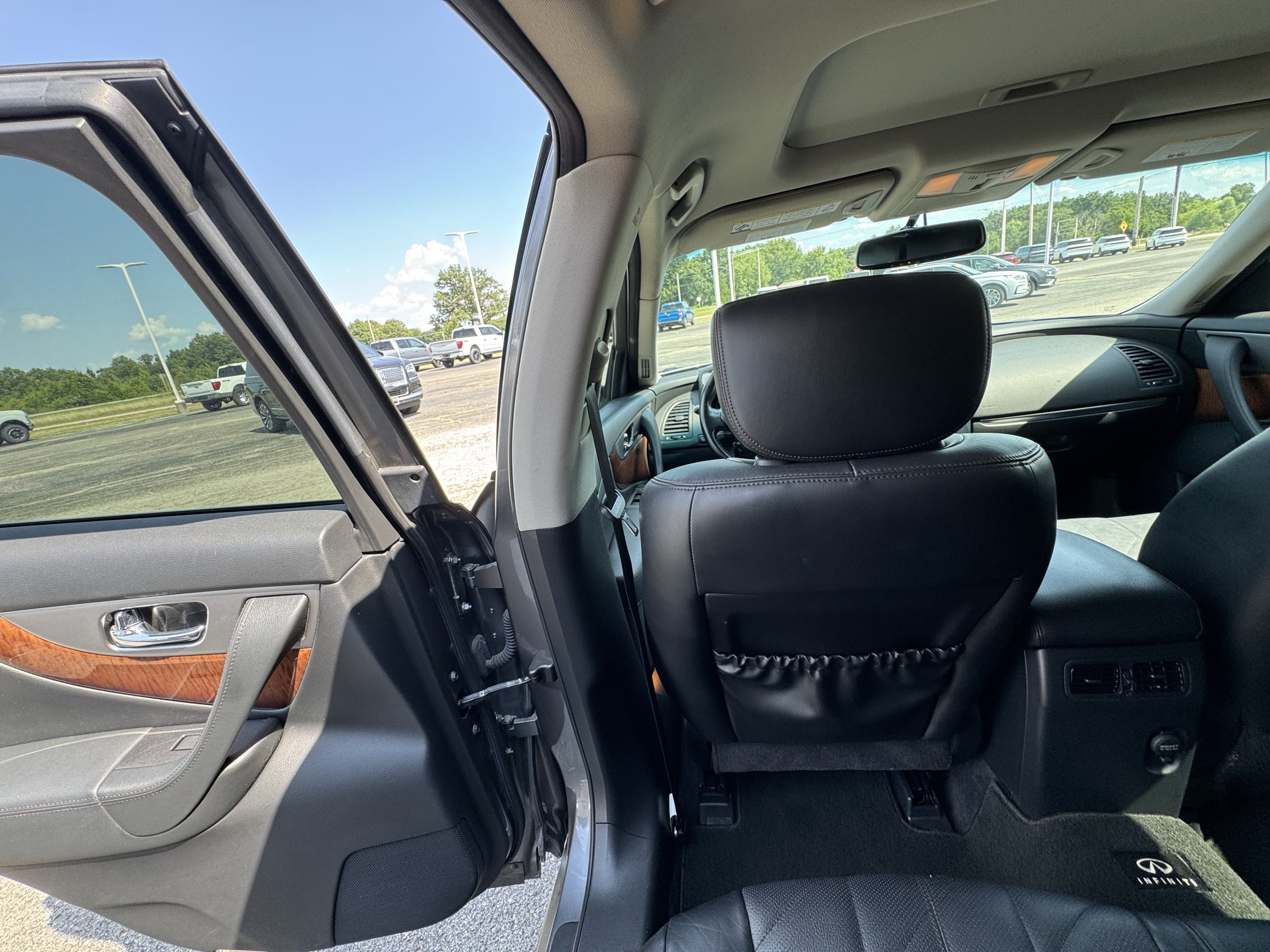 2015 INFINITI QX70 AWD 4dr