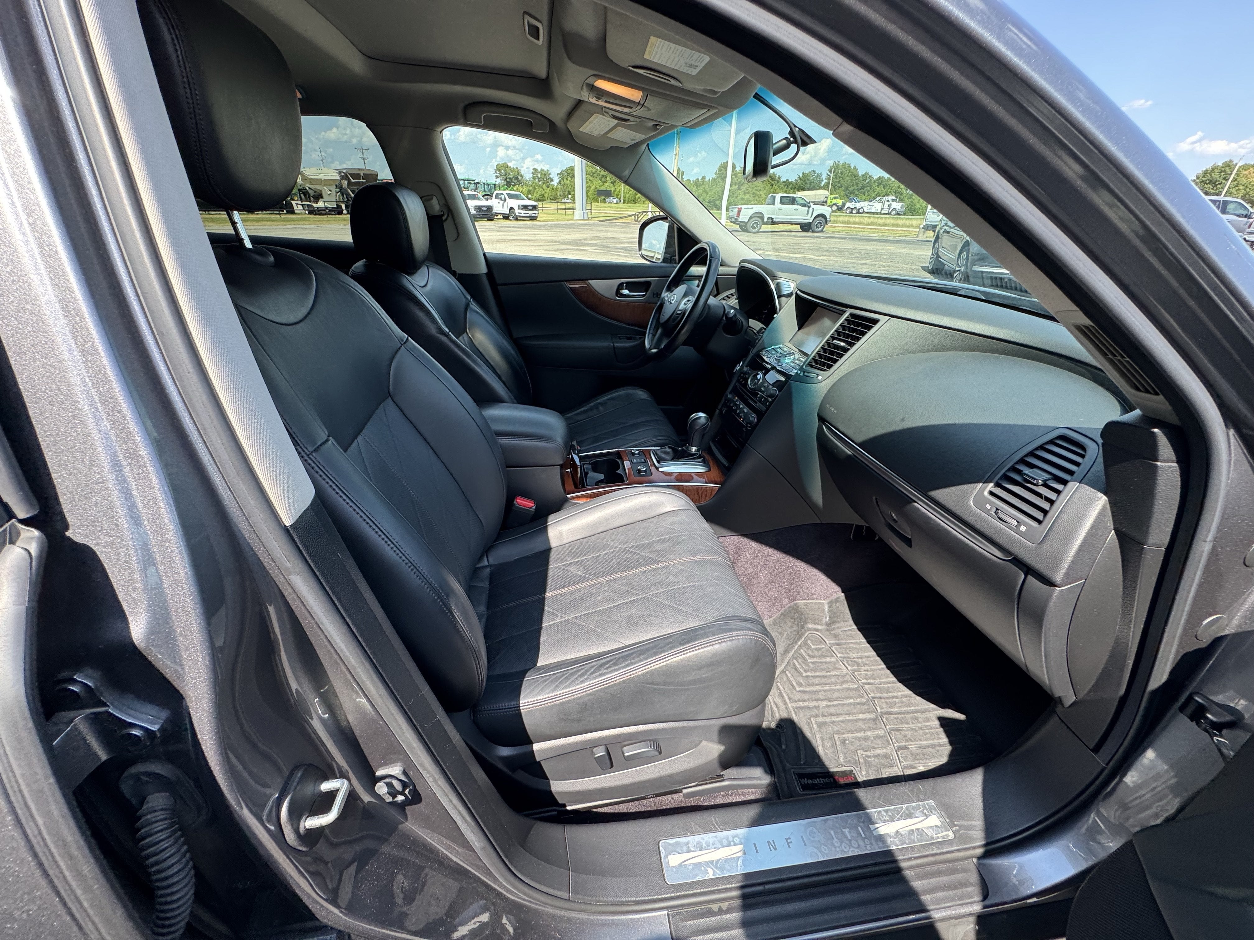 2015 INFINITI QX70 AWD 4dr