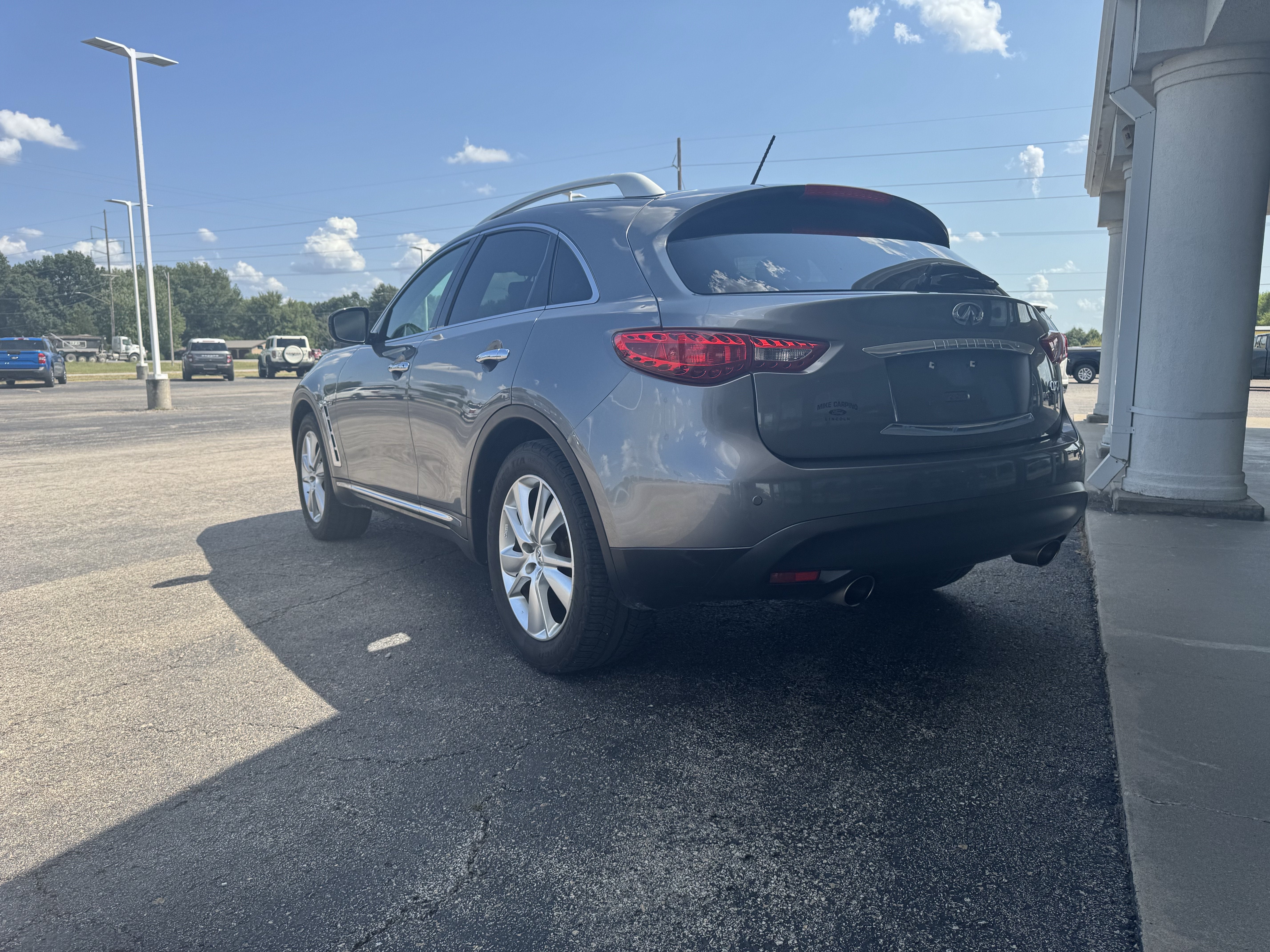 2015 INFINITI QX70 AWD 4dr