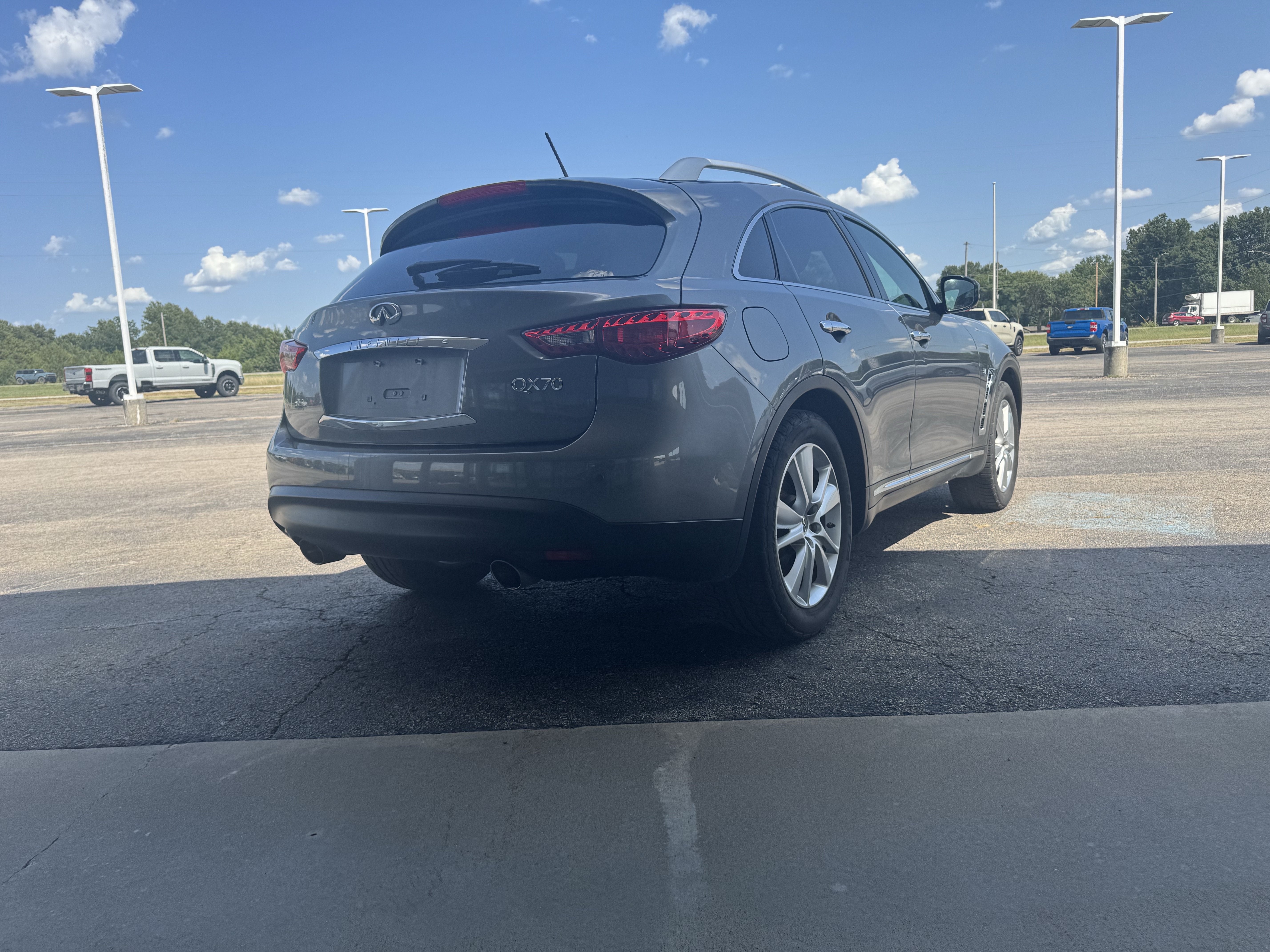 2015 INFINITI QX70 AWD 4dr