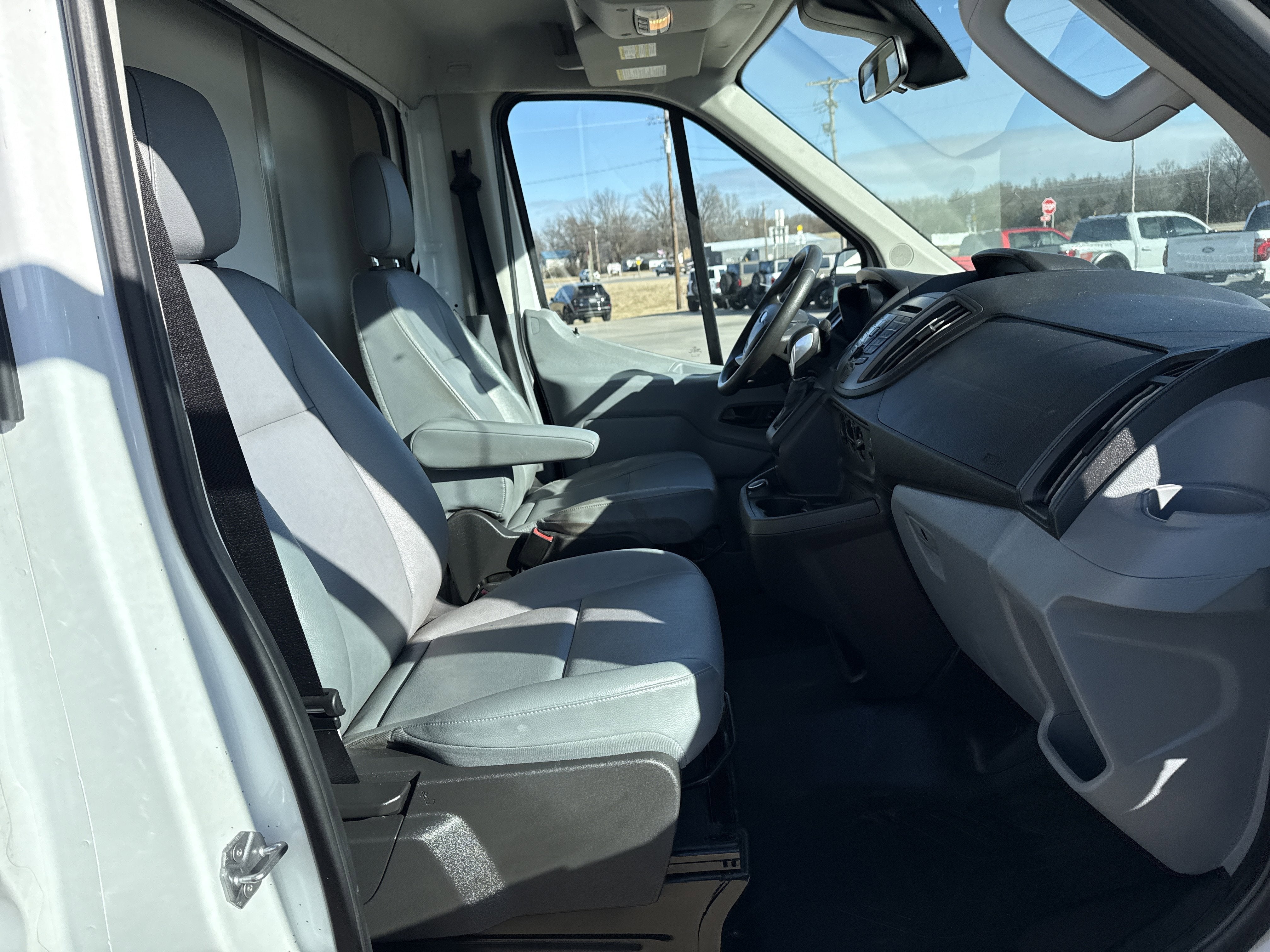 2018 Ford Transit Cutaway Box