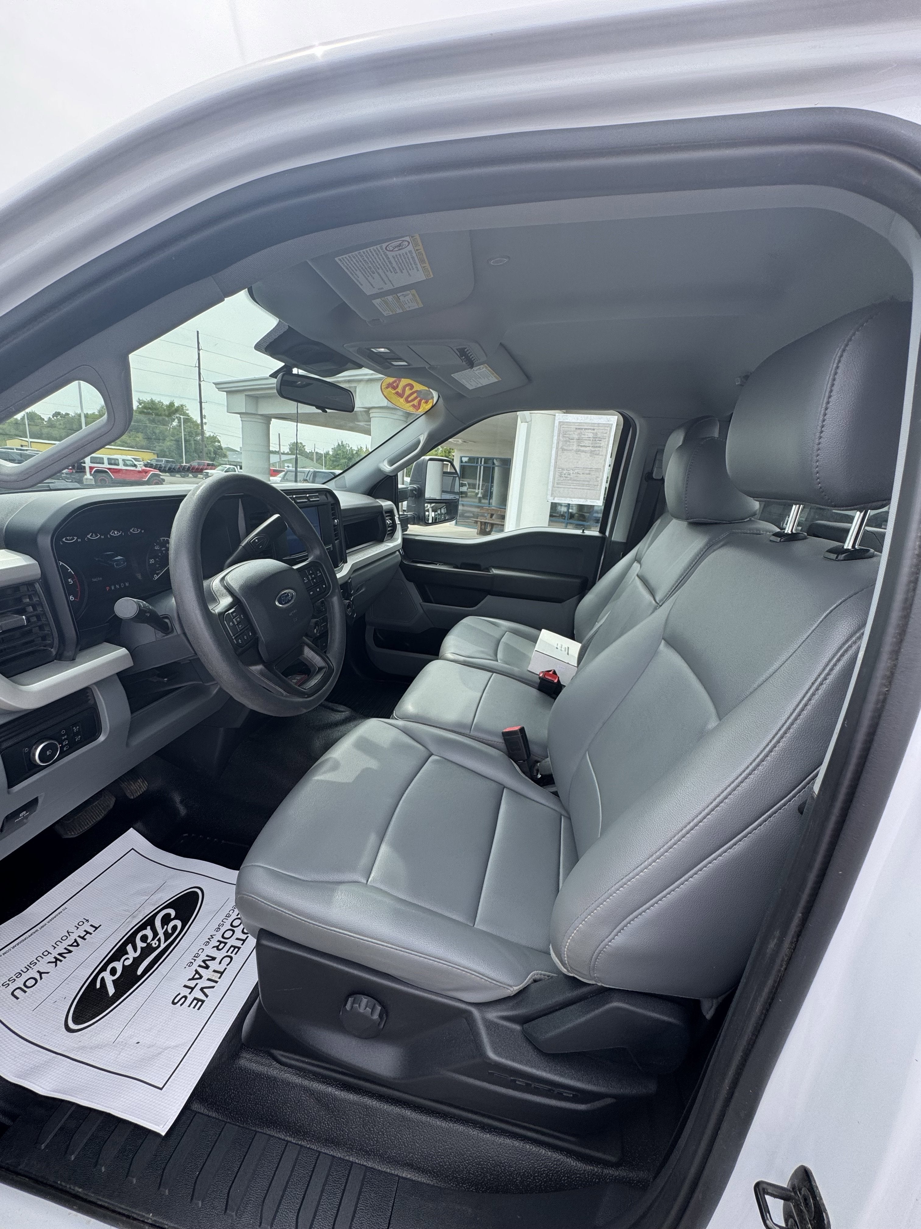 2024 Ford Super Duty F-350 DRW XL