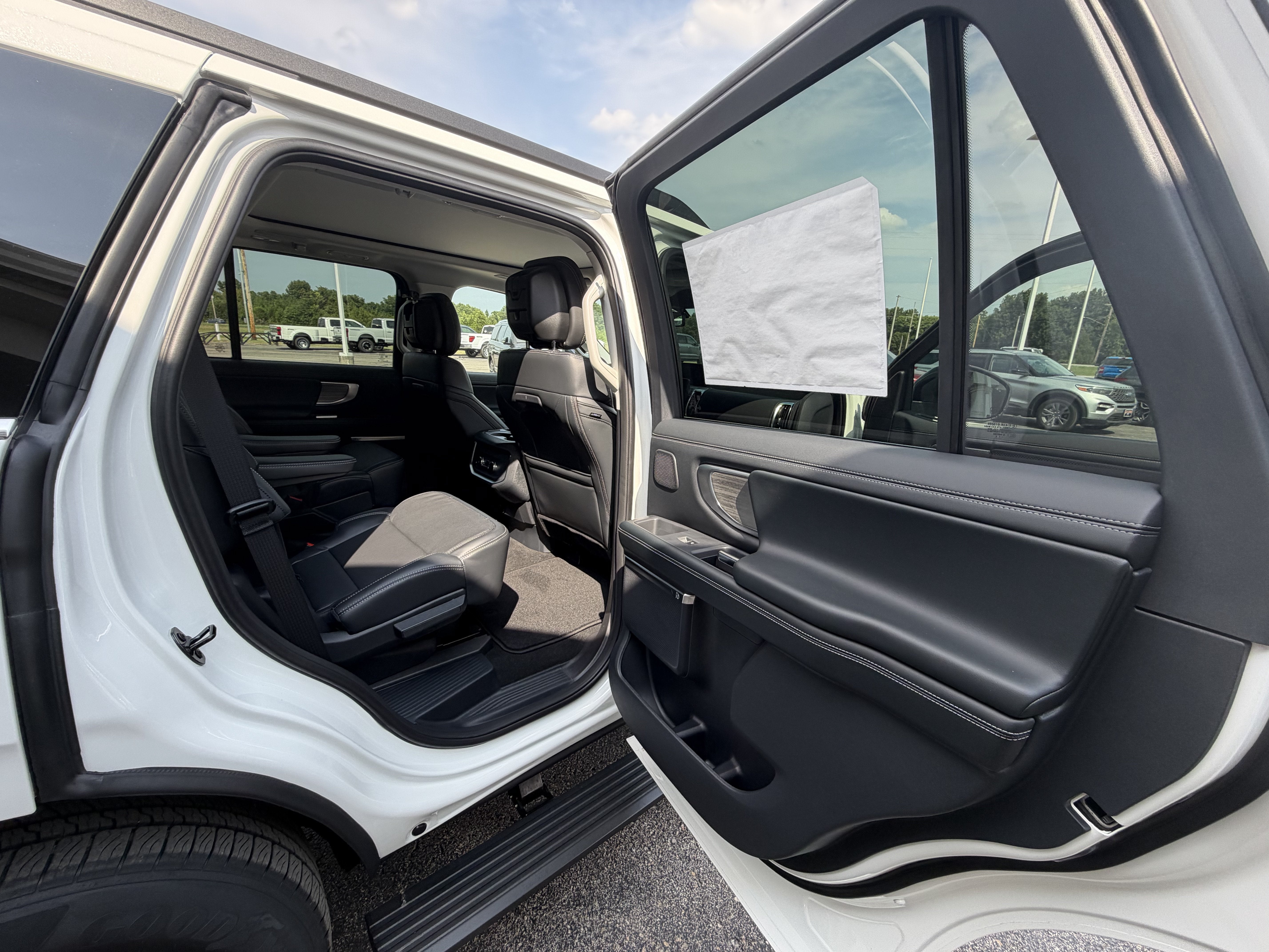 2027 Ford Expedition Platinum