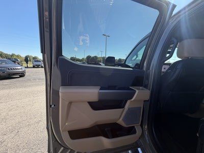 2027 Ford Super Duty F-350 SRW F-350® Lariat®