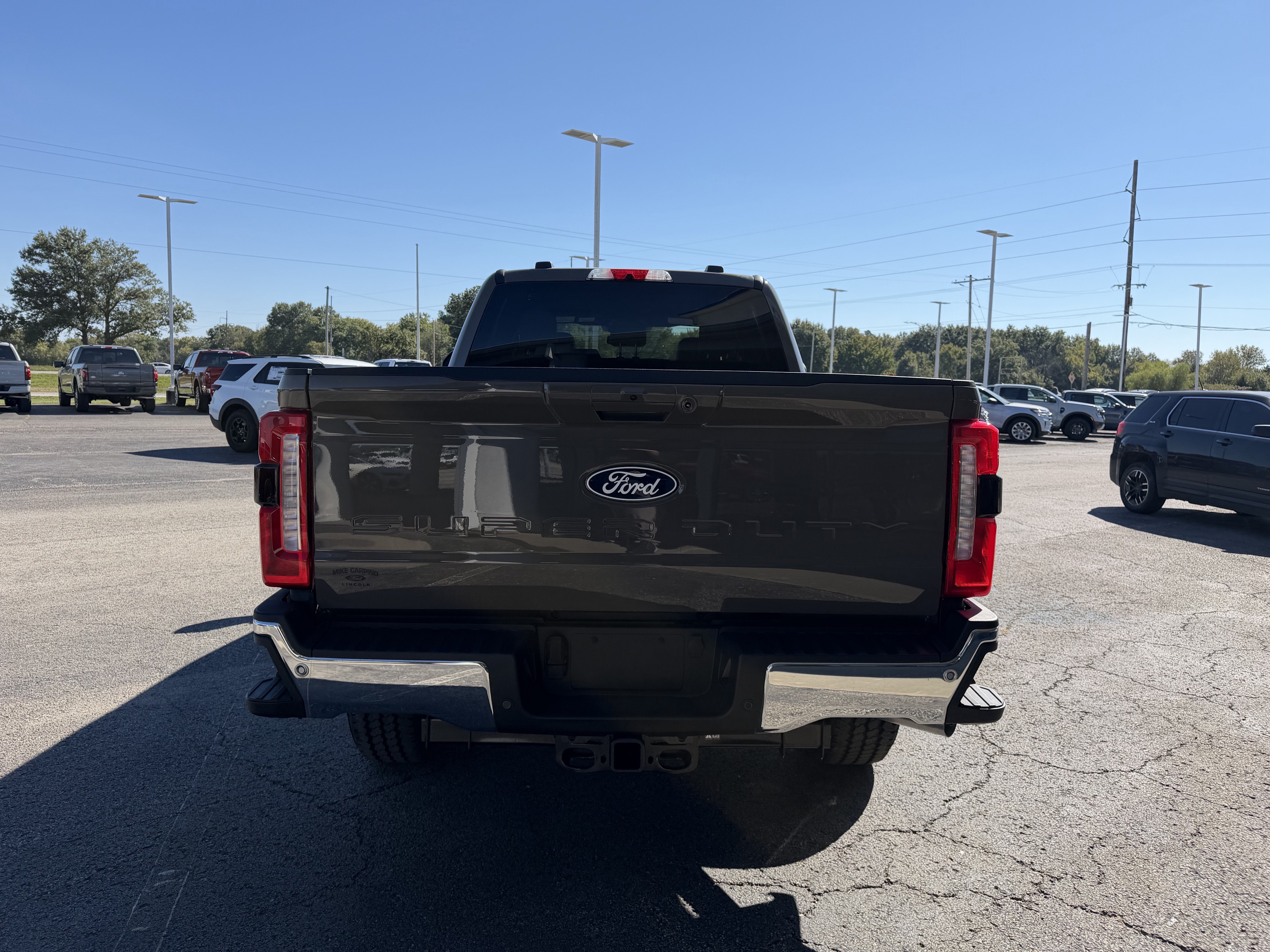2027 Ford Super Duty F-350 SRW F-350® Lariat®