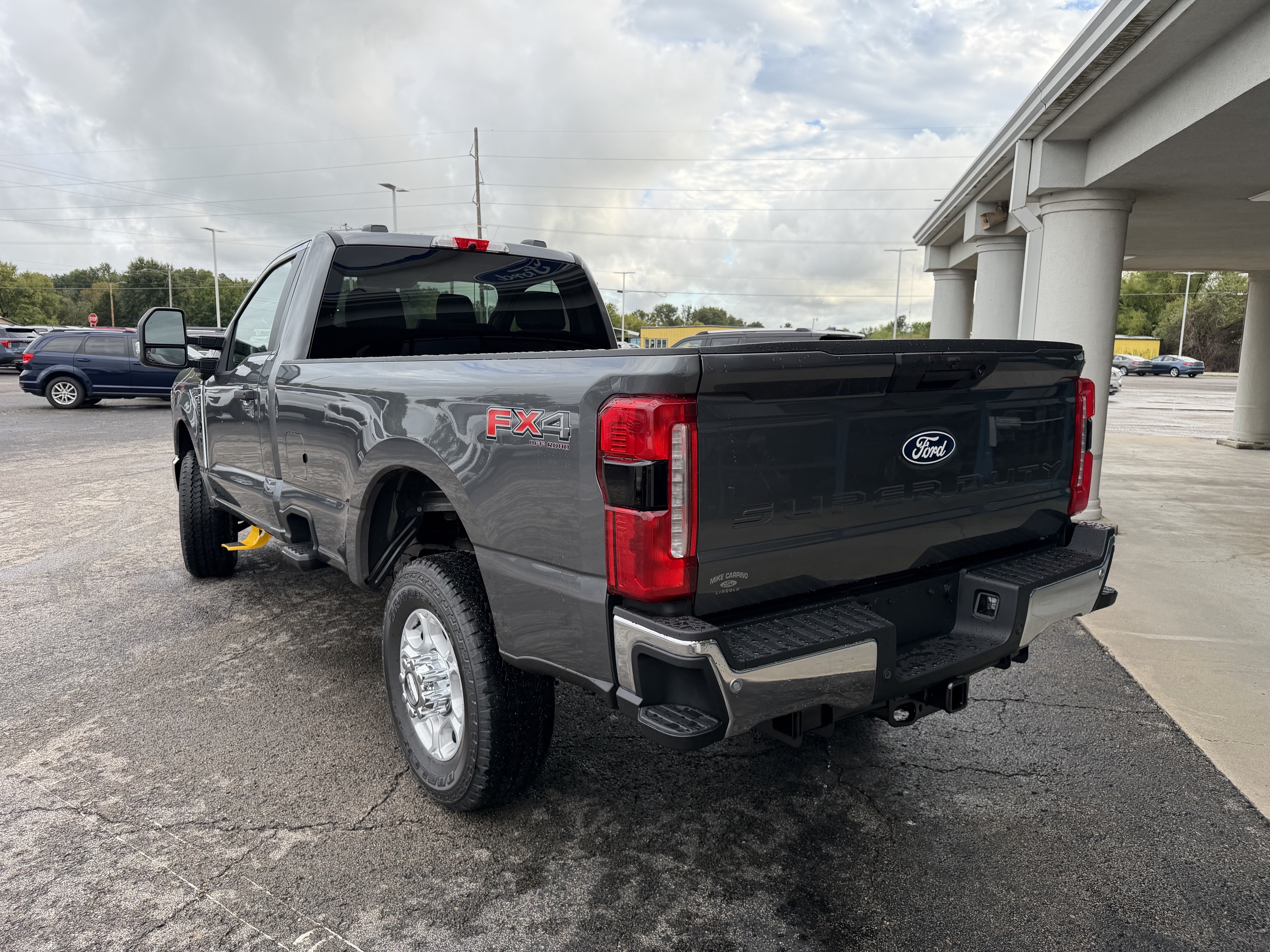 2027 Ford Super Duty F-350 SRW F-350® XLT