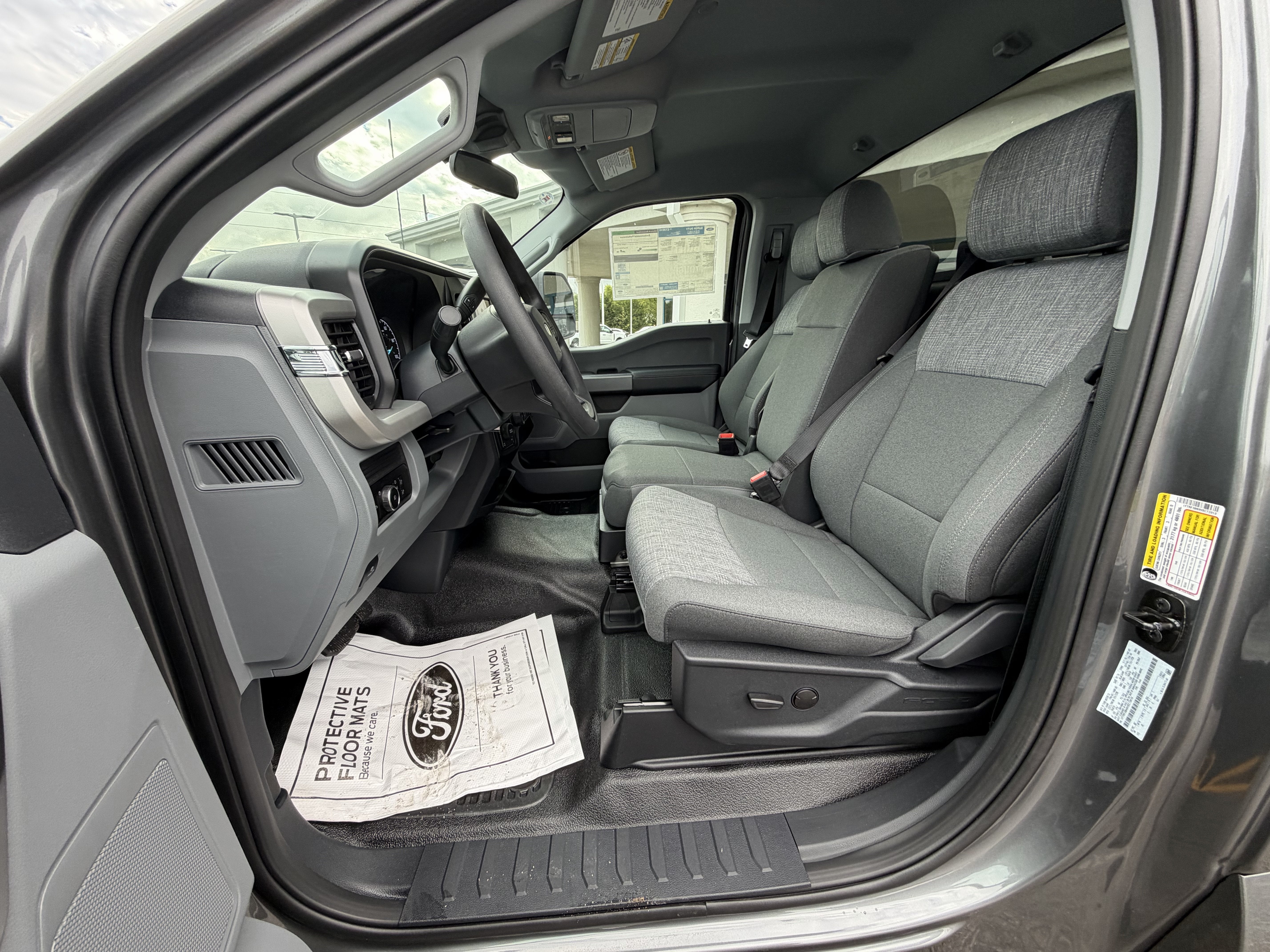 2027 Ford Super Duty F-350 SRW F-350® XLT