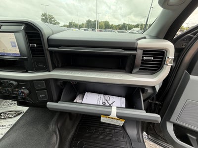 2027 Ford Super Duty F-350 SRW F-350® XLT