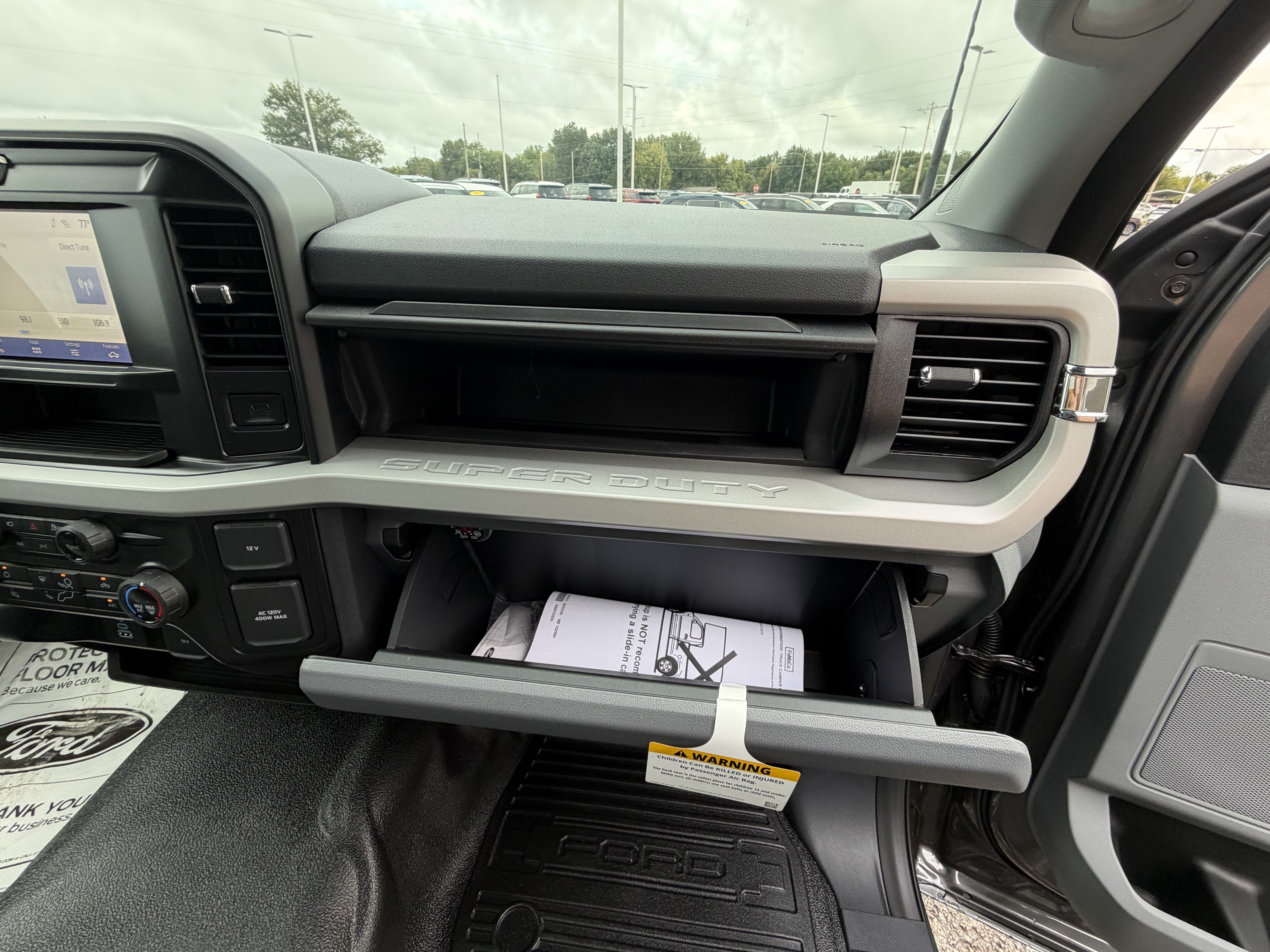 2027 Ford Super Duty F-350 SRW F-350® XLT