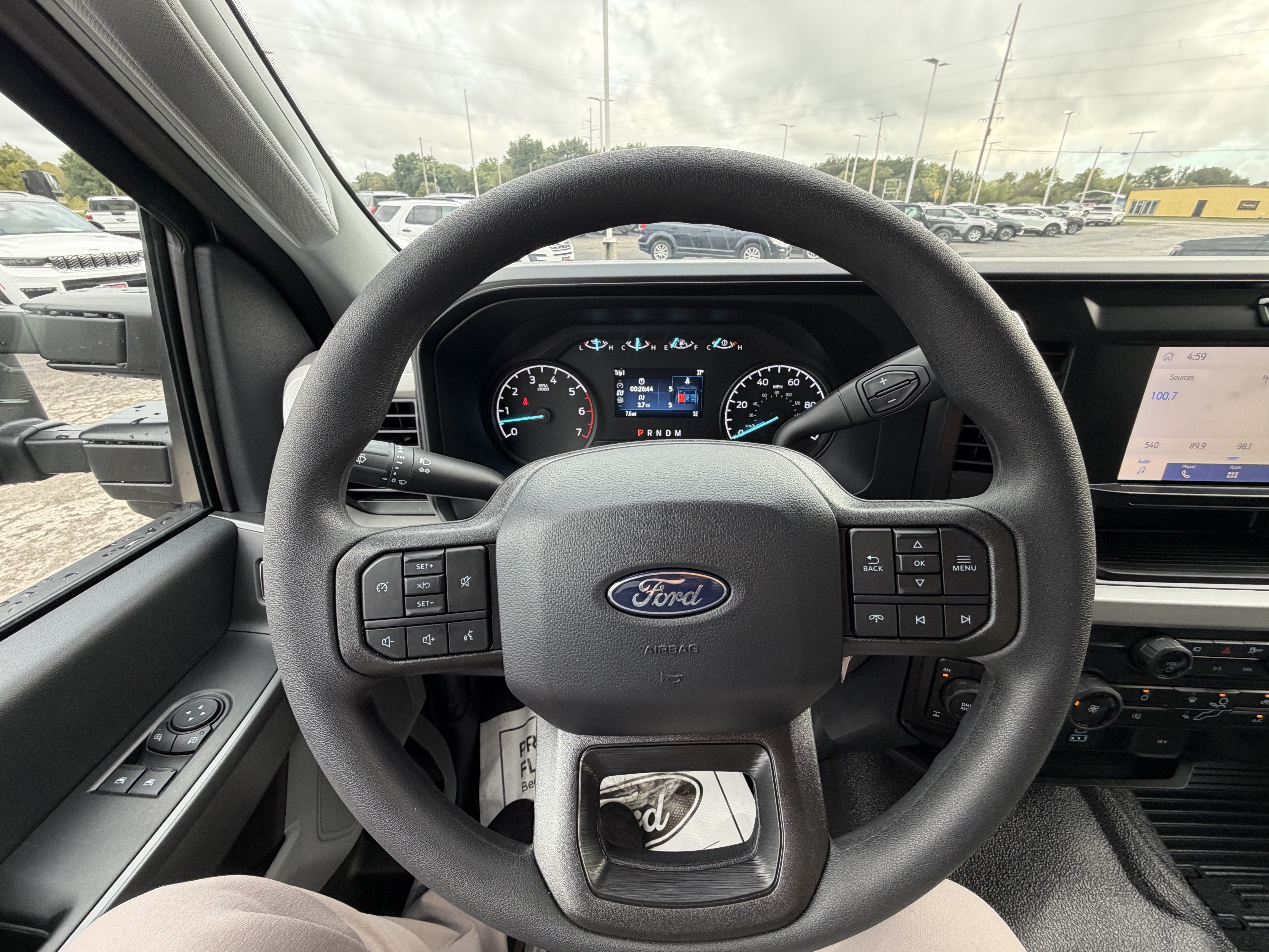 2027 Ford Super Duty F-350 SRW F-350® XLT