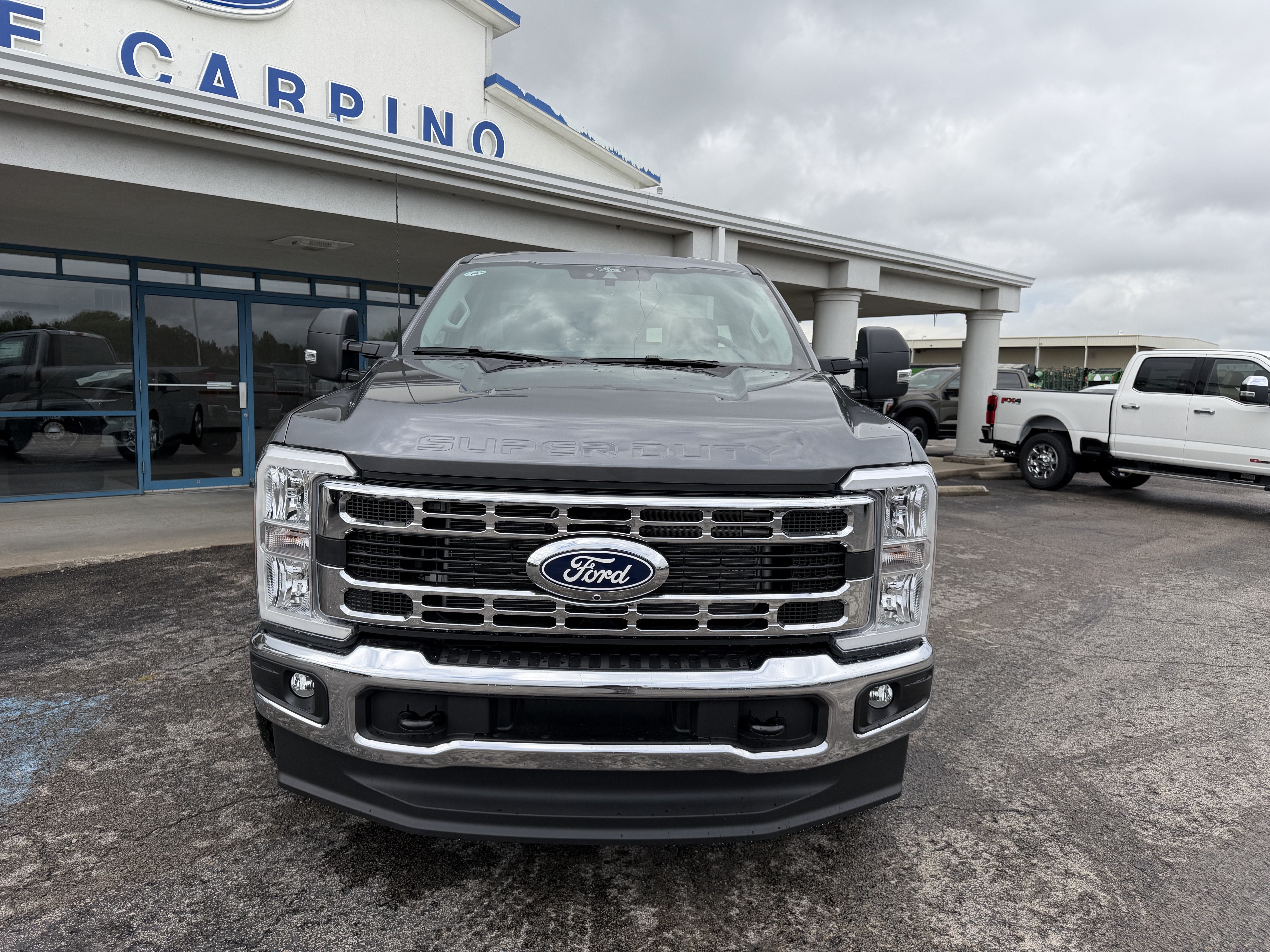 2027 Ford Super Duty F-350 SRW F-350® XLT