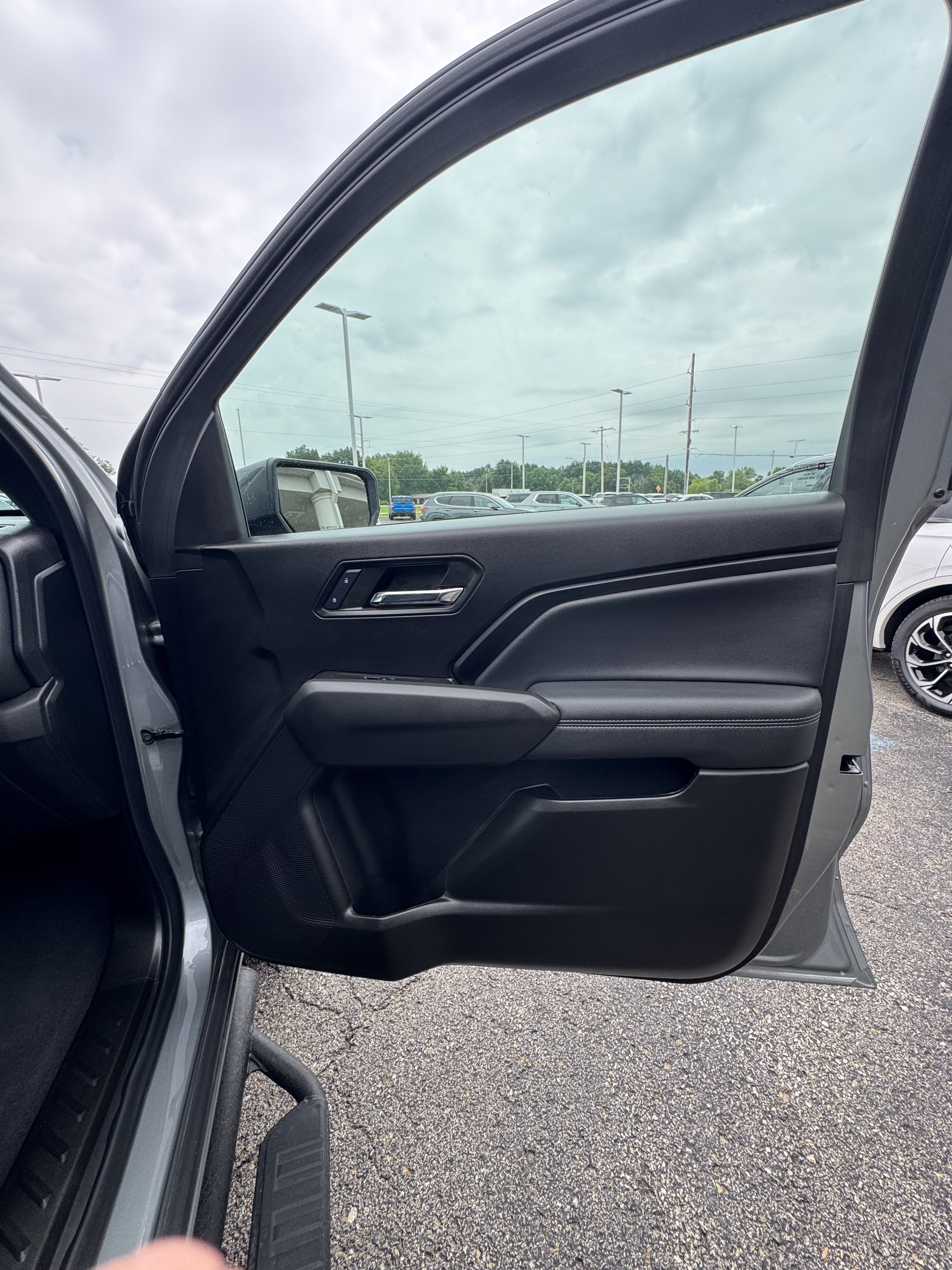 2024 Chevrolet Colorado 2WD LT