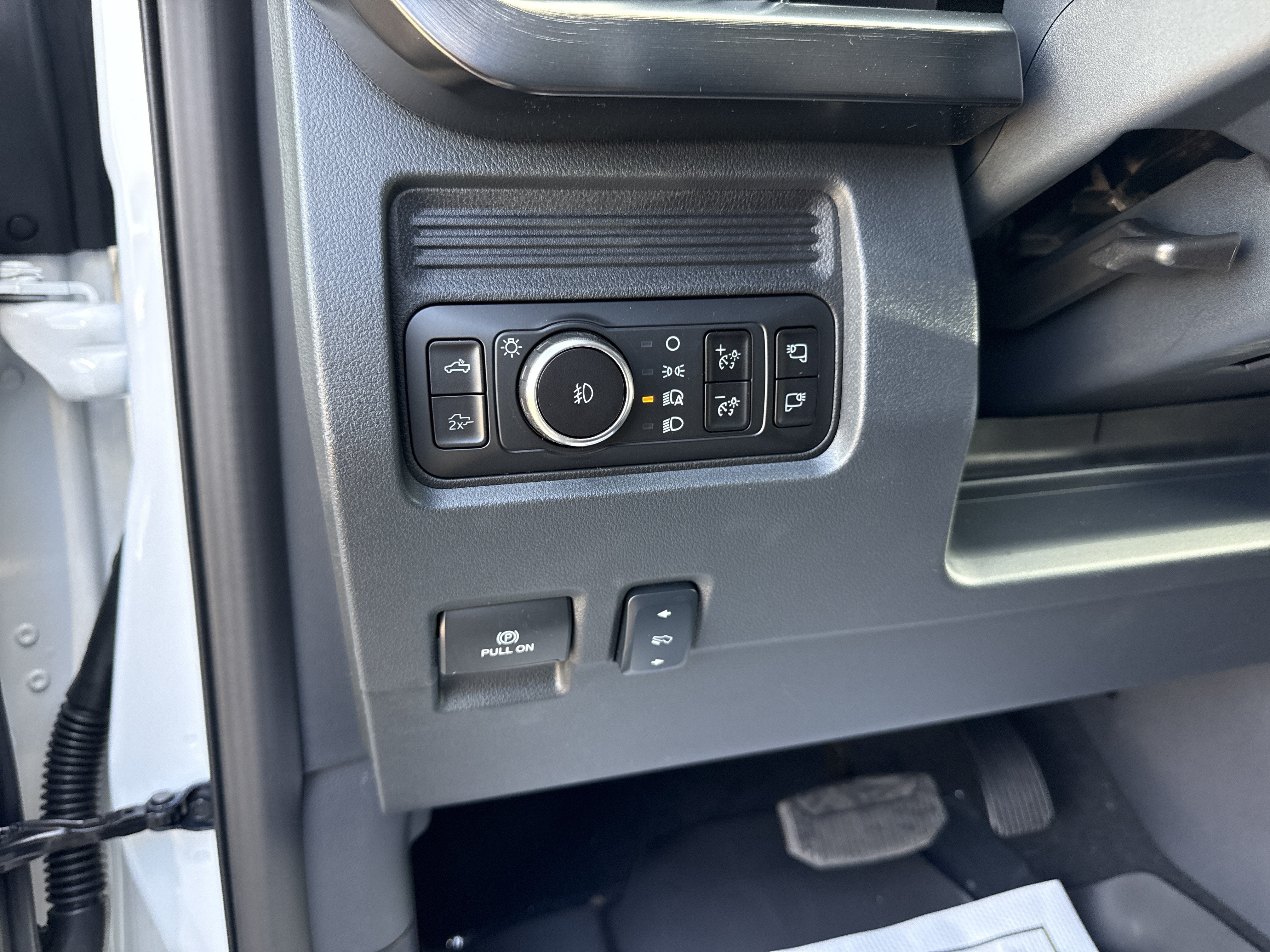 2027 Ford Super Duty F-250 SRW F-250® Lariat®