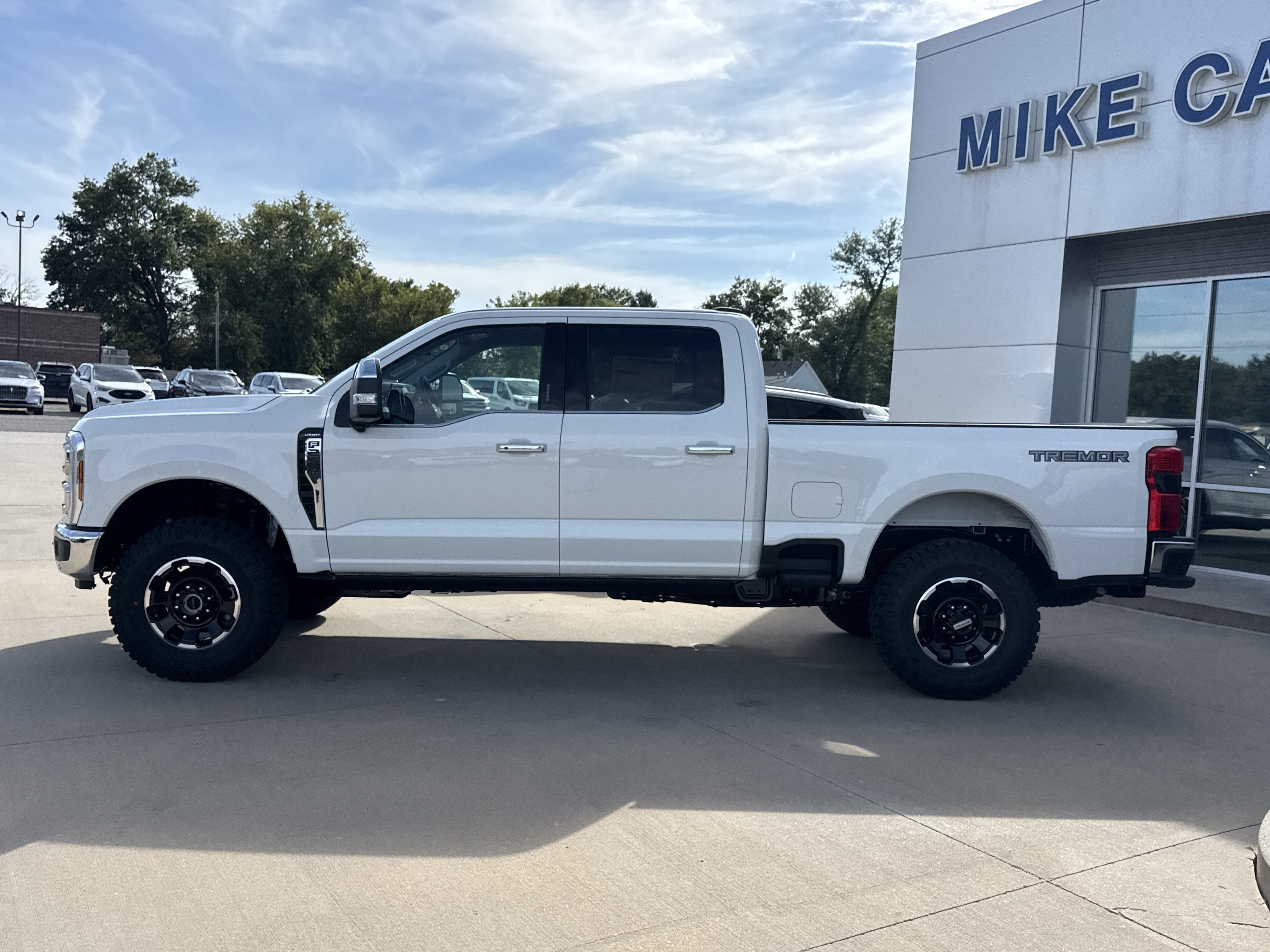 2027 Ford Super Duty F-250 SRW F-250® Lariat®