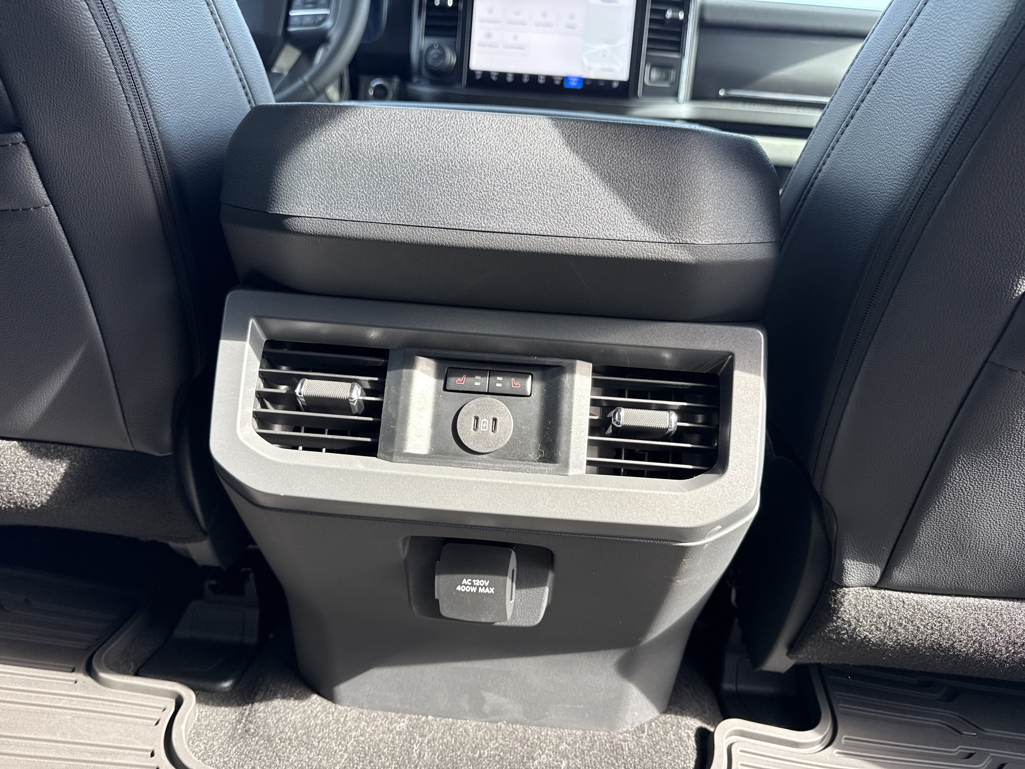 2027 Ford Super Duty F-250 SRW F-250® Lariat®