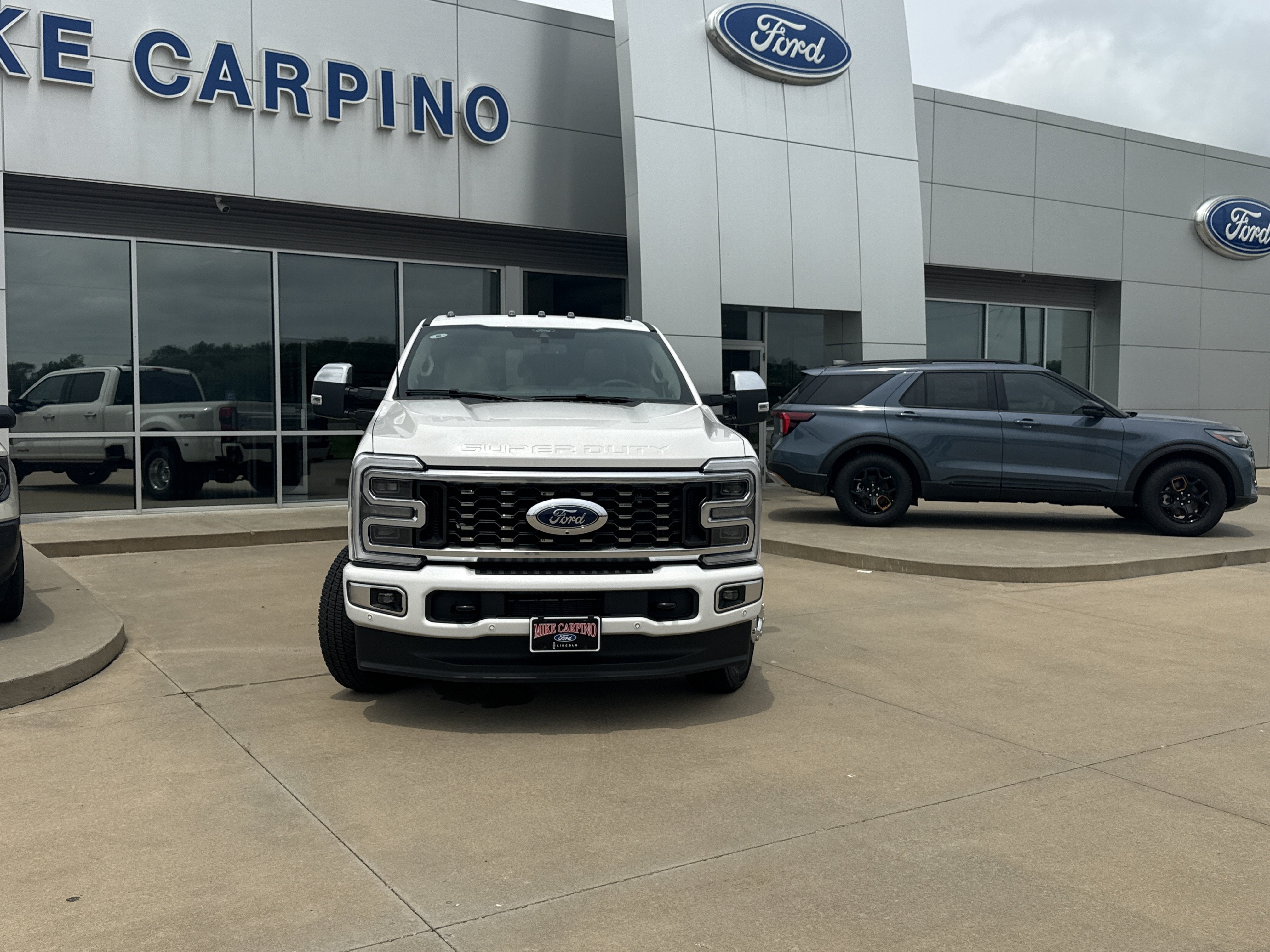 2026 Ford Super Duty F-350 DRW F-350® Platinum®