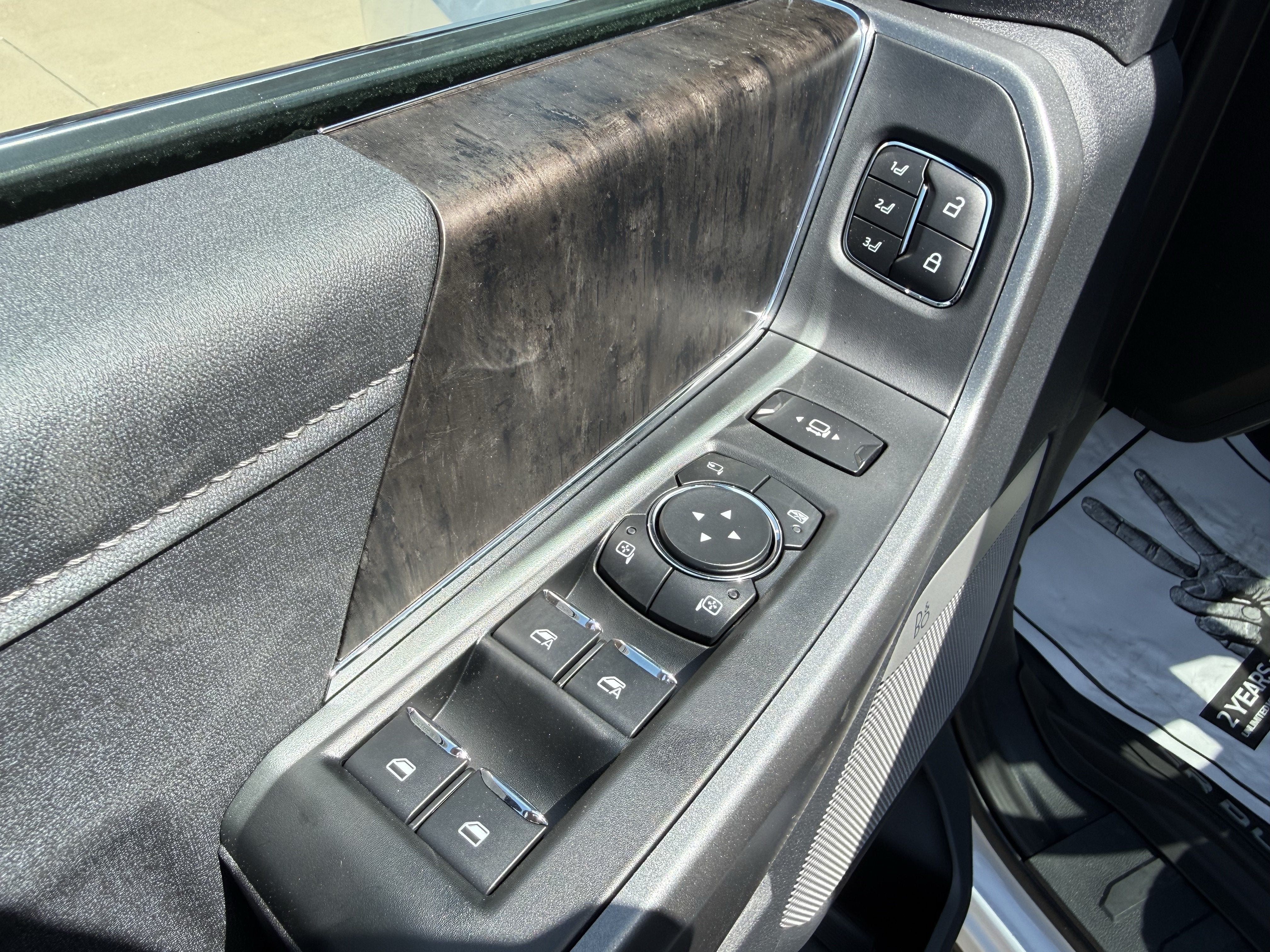 2026 Ford Super Duty F-350 DRW F-350® Lariat®