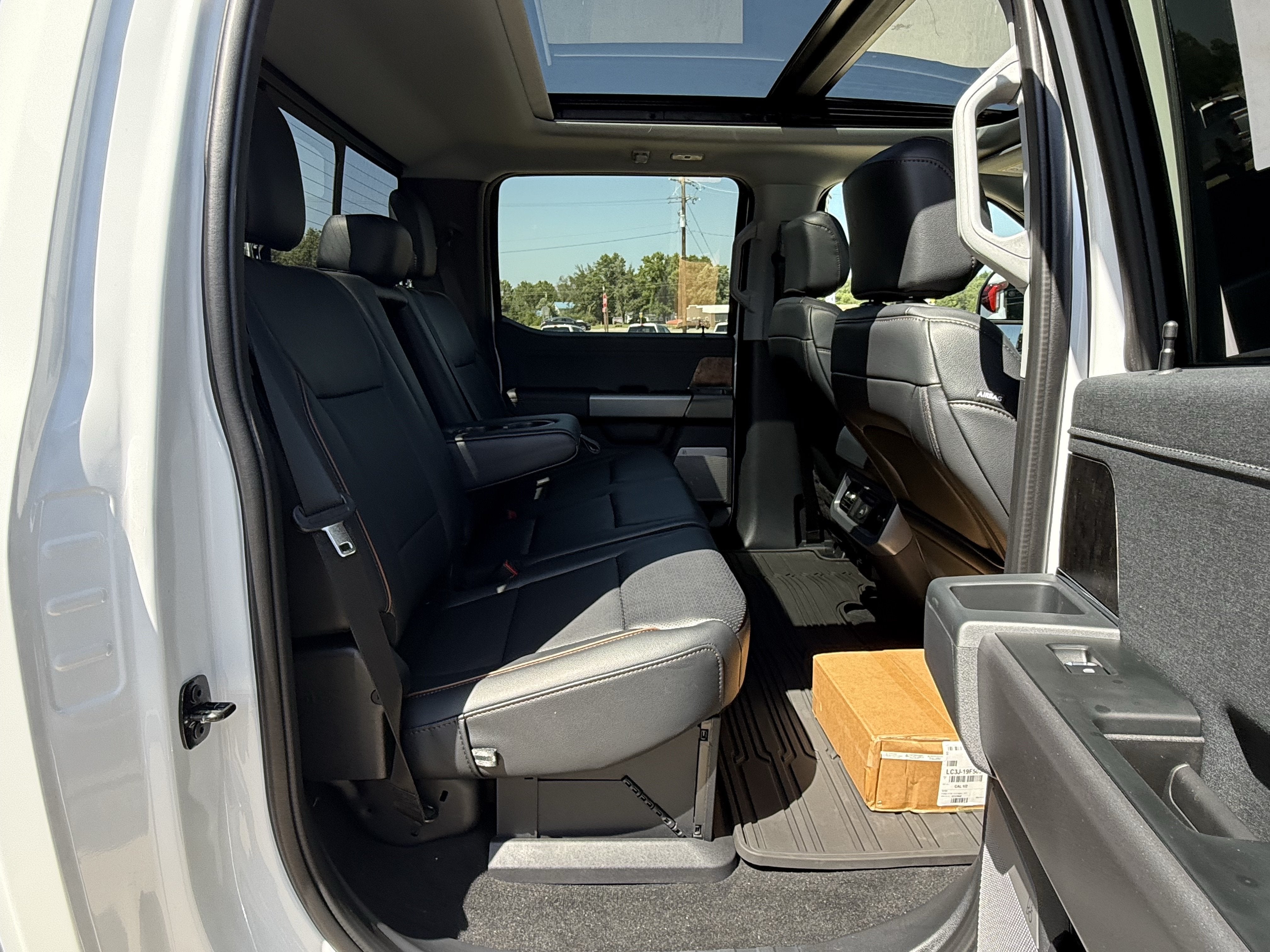 2026 Ford Super Duty F-350 DRW F-350® Lariat®