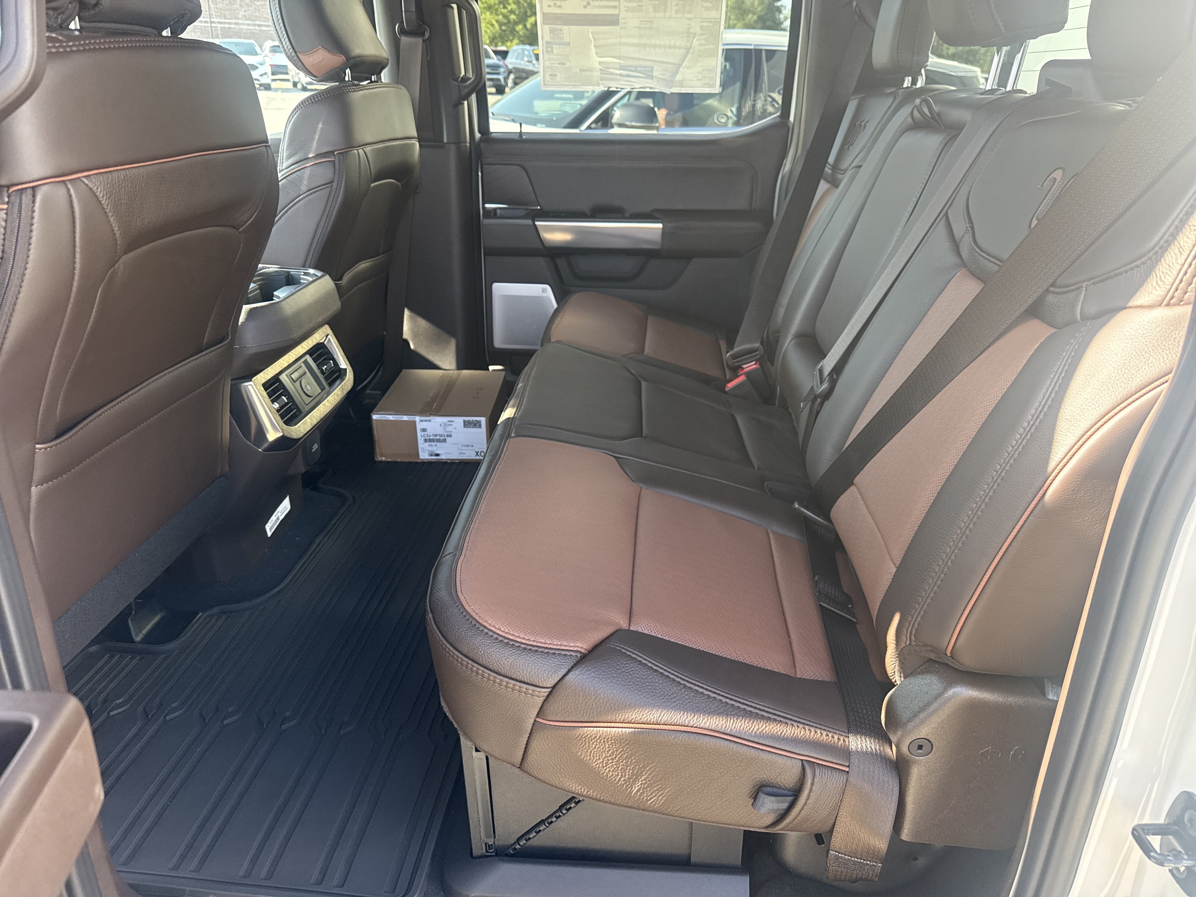 2027 Ford Super Duty F-350 DRW F-350® King Ranch®
