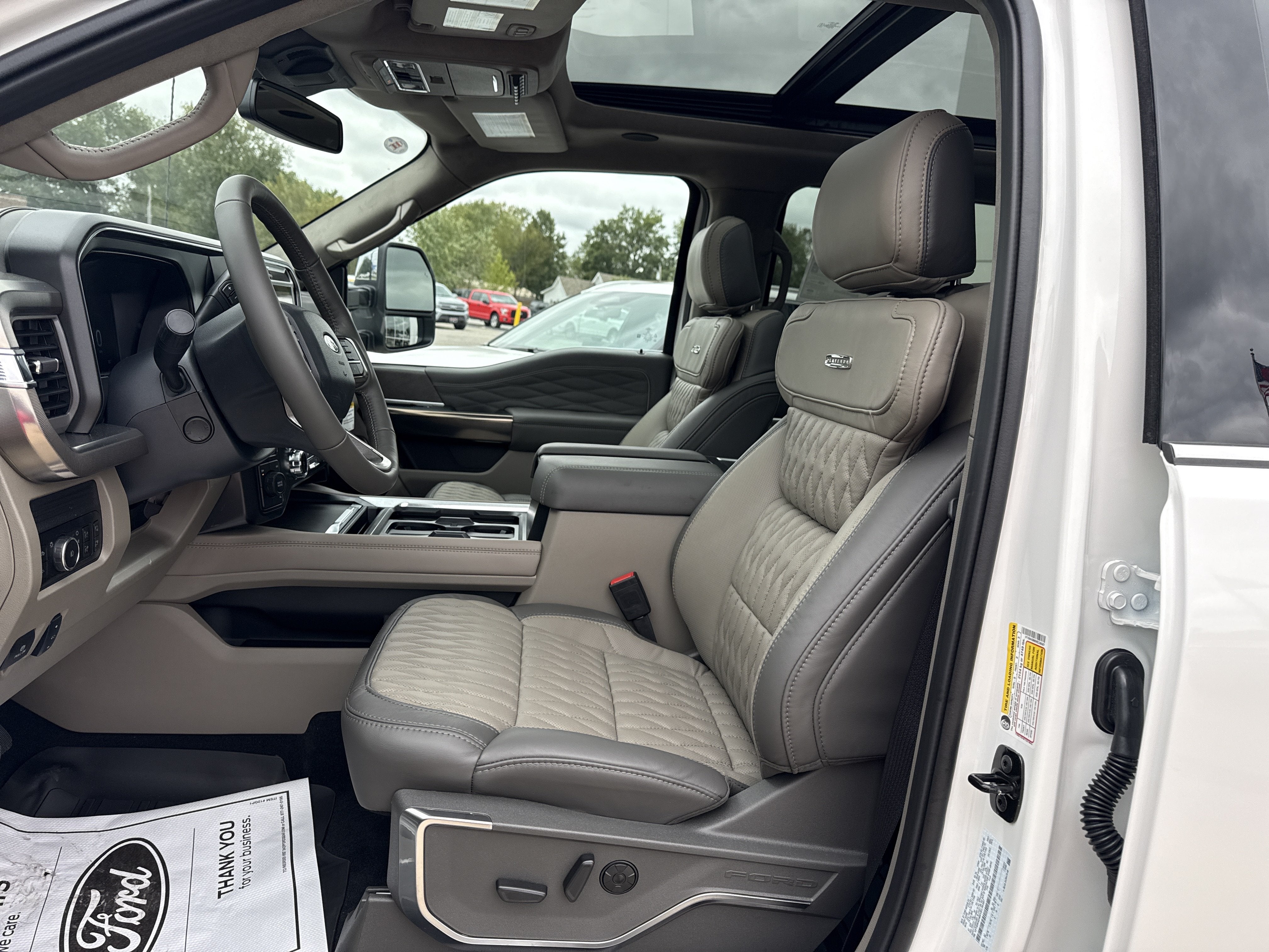 2027 Ford Super Duty F-450 DRW F-450® Platinum®
