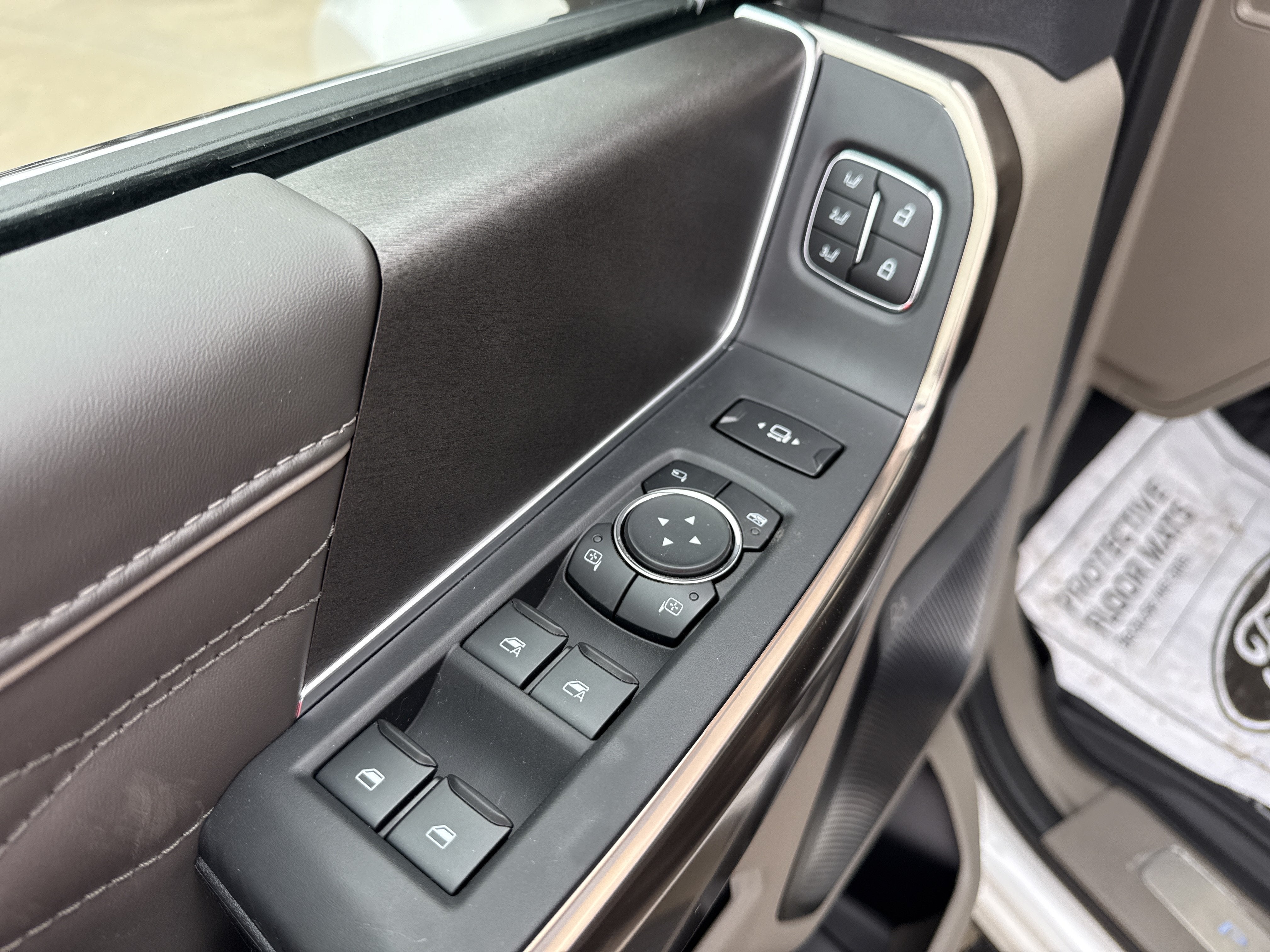 2027 Ford Super Duty F-450 DRW F-450® Platinum®