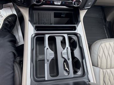 2027 Ford Super Duty F-450 DRW F-450® Platinum®