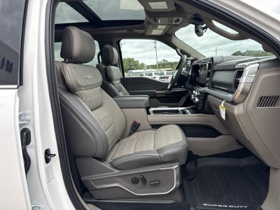 2027 Ford Super Duty F-450 DRW F-450® Platinum®