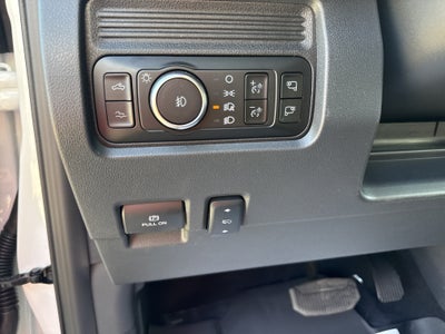2027 Ford Super Duty F-450 DRW F-450® Platinum®