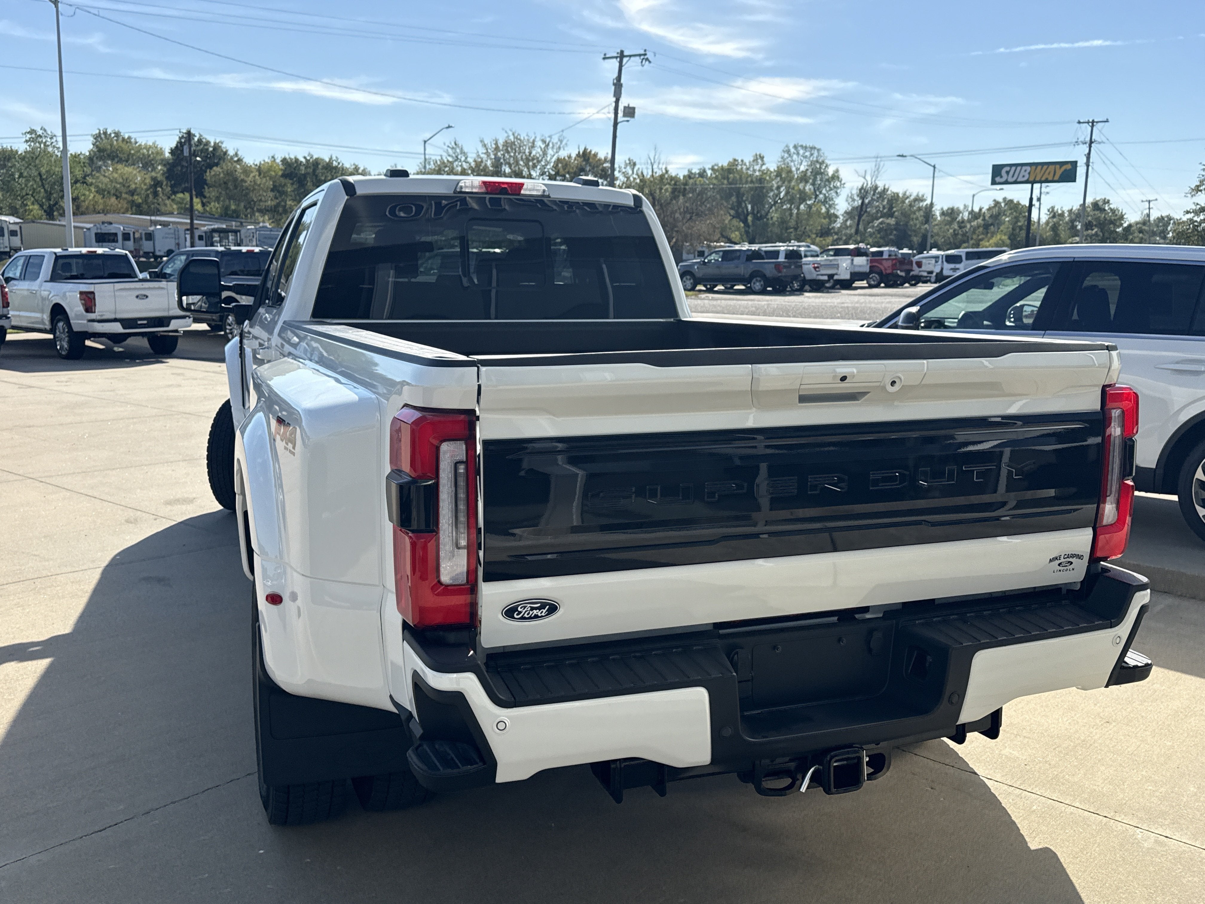 2027 Ford Super Duty F-450 DRW F-450® Platinum®