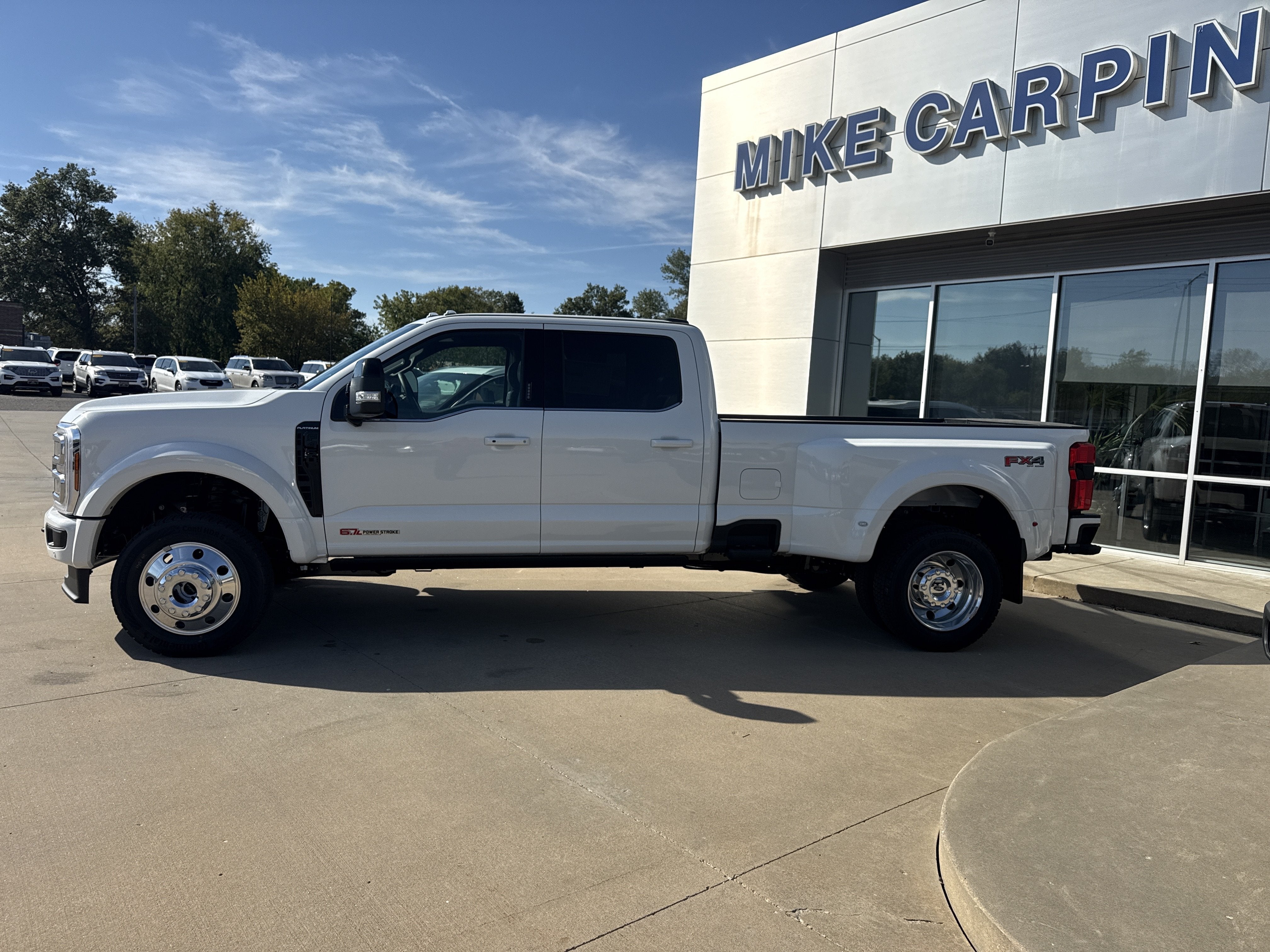 2027 Ford Super Duty F-450 DRW F-450® Platinum®
