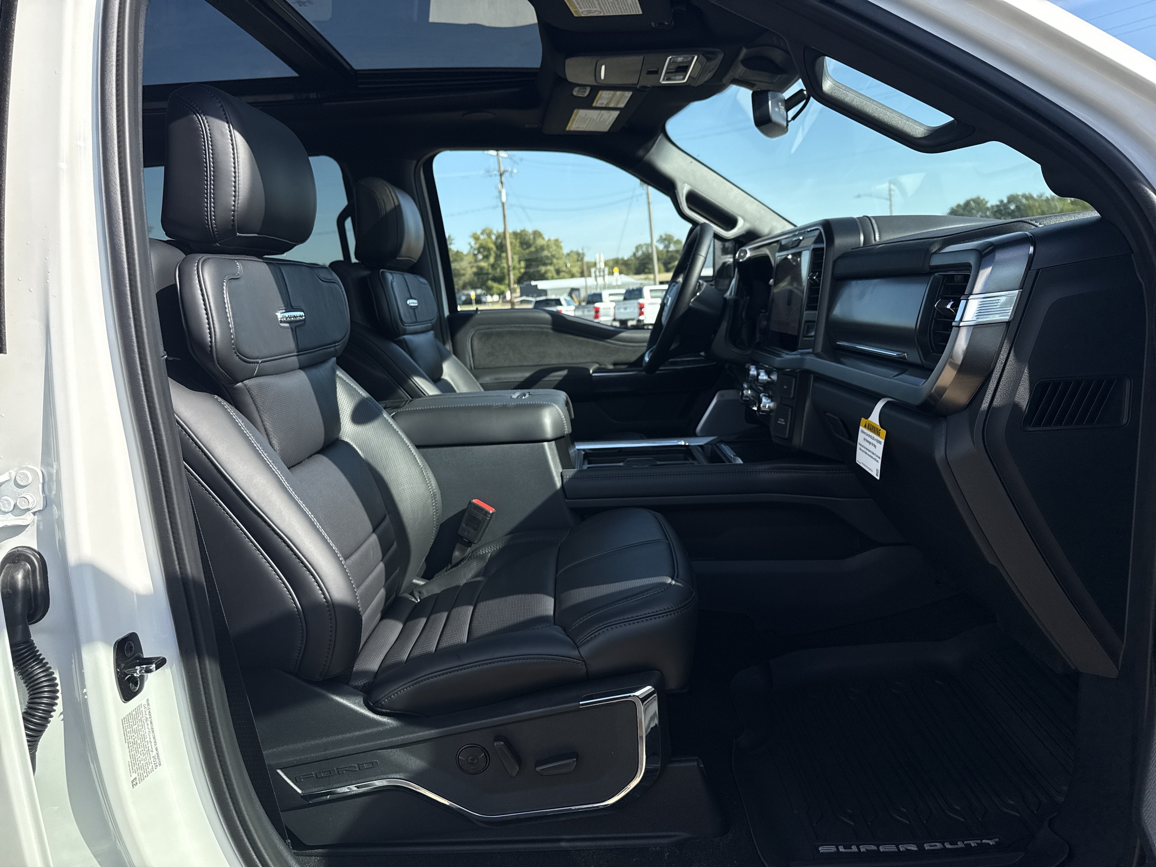 2027 Ford Super Duty F-450 DRW F-450® Platinum®