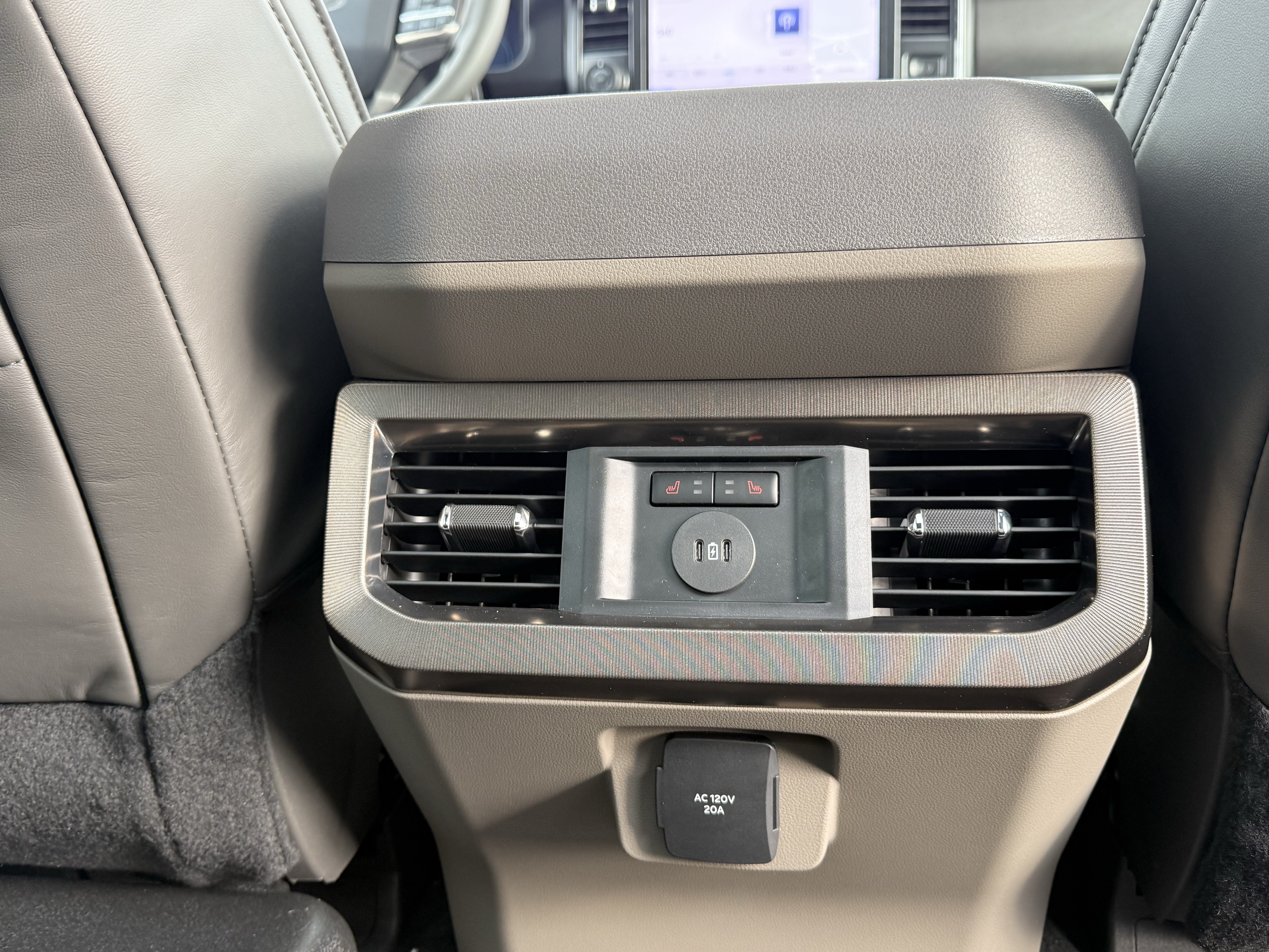 2027 Ford Super Duty F-450 DRW F-450® Platinum®