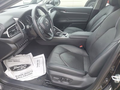 2022 Toyota Camry Hybrid XLE