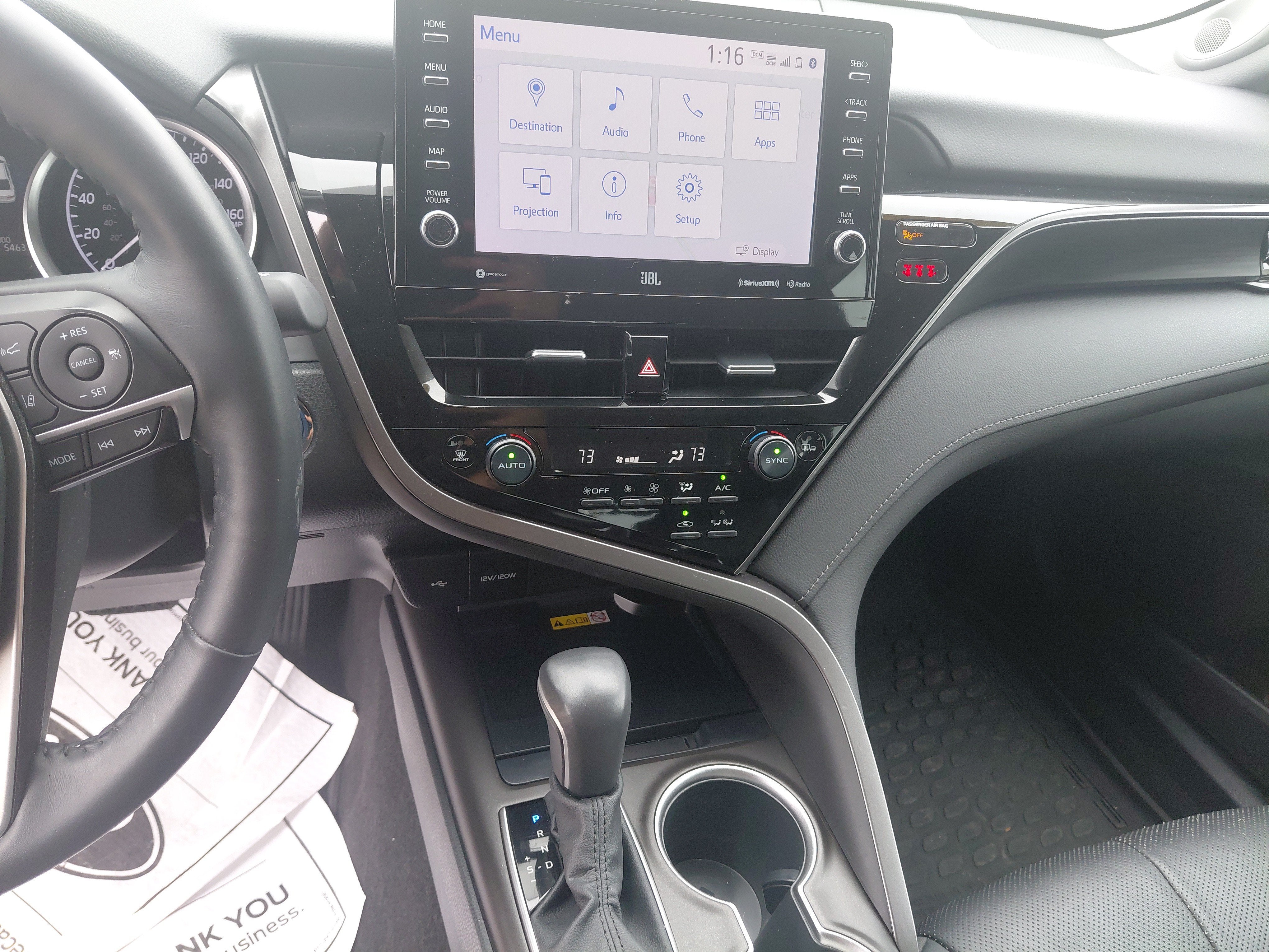 2022 Toyota Camry Hybrid XLE