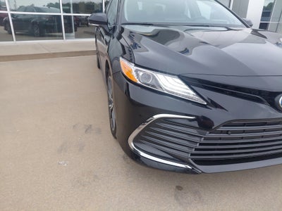 2022 Toyota Camry Hybrid XLE