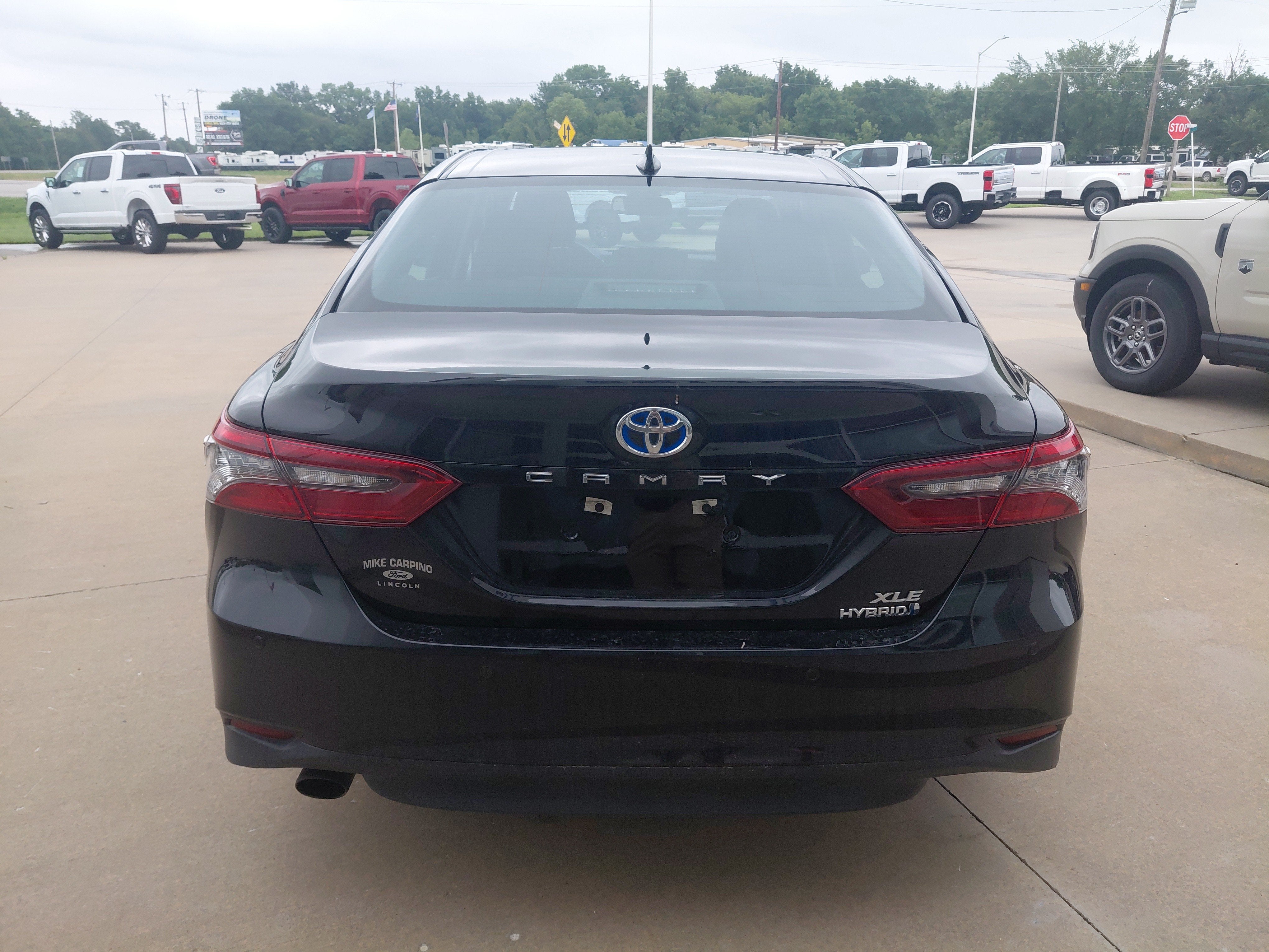2022 Toyota Camry Hybrid XLE